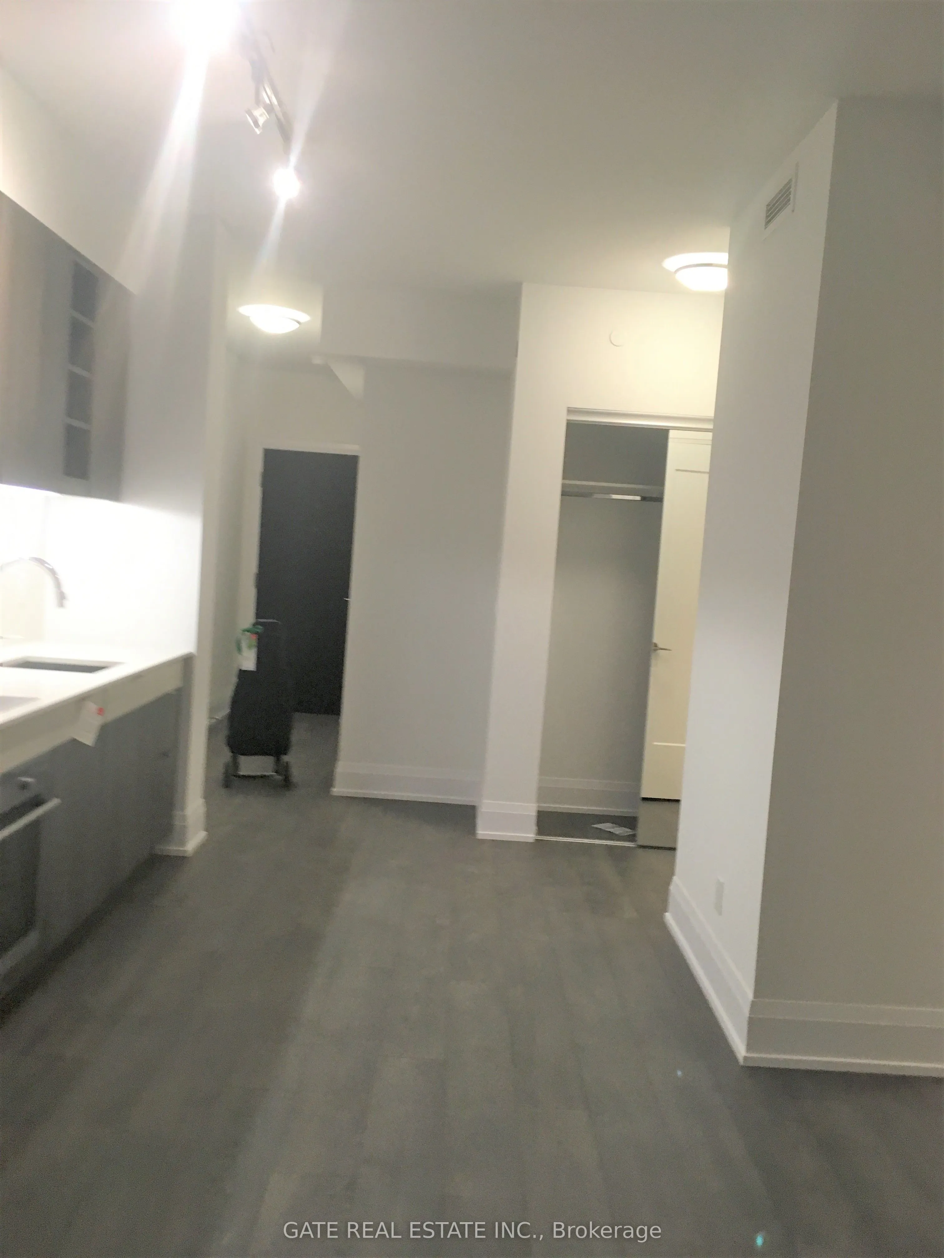 101 Erskine Avenue, #1403