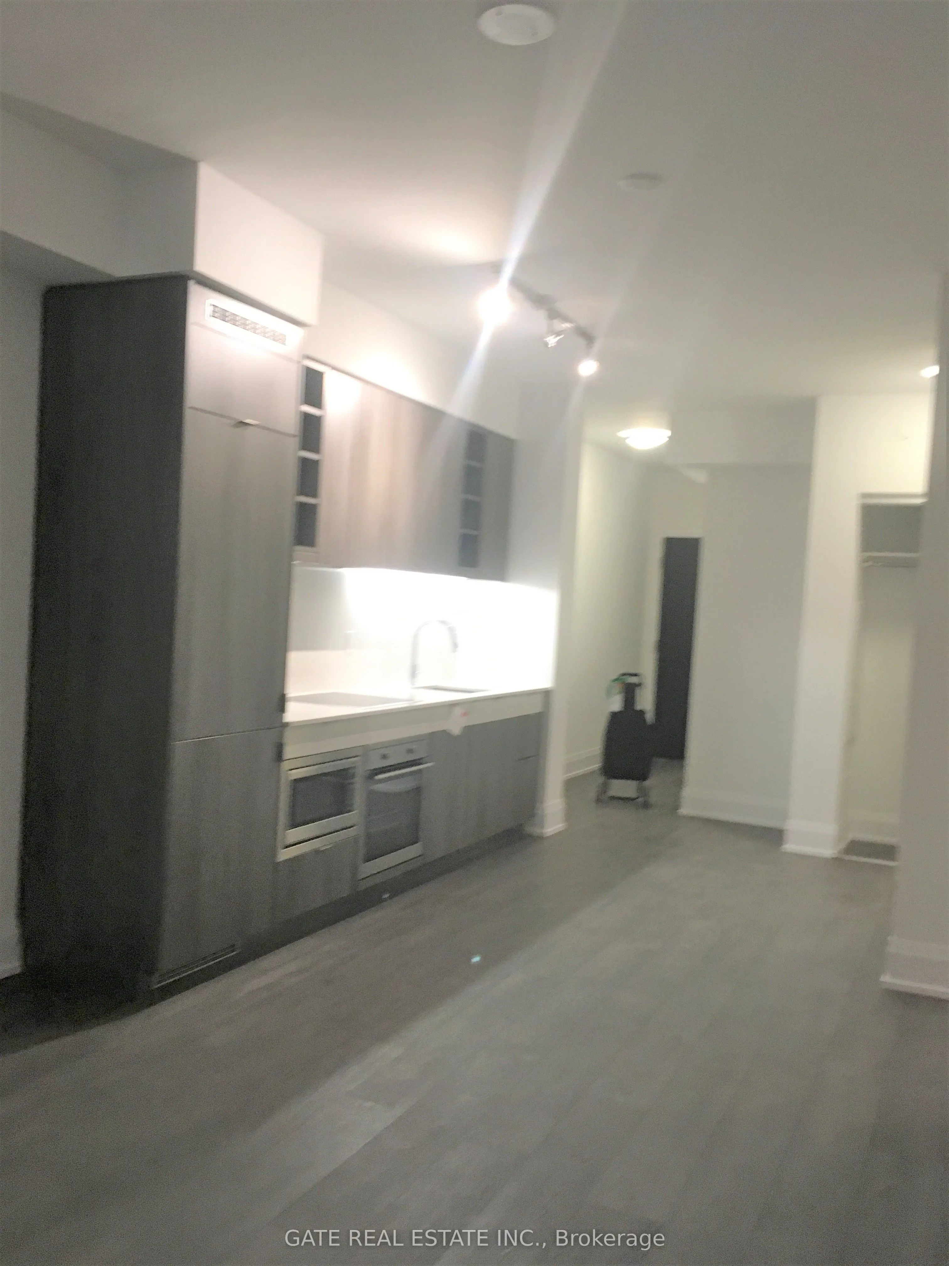 101 Erskine Avenue, #1403