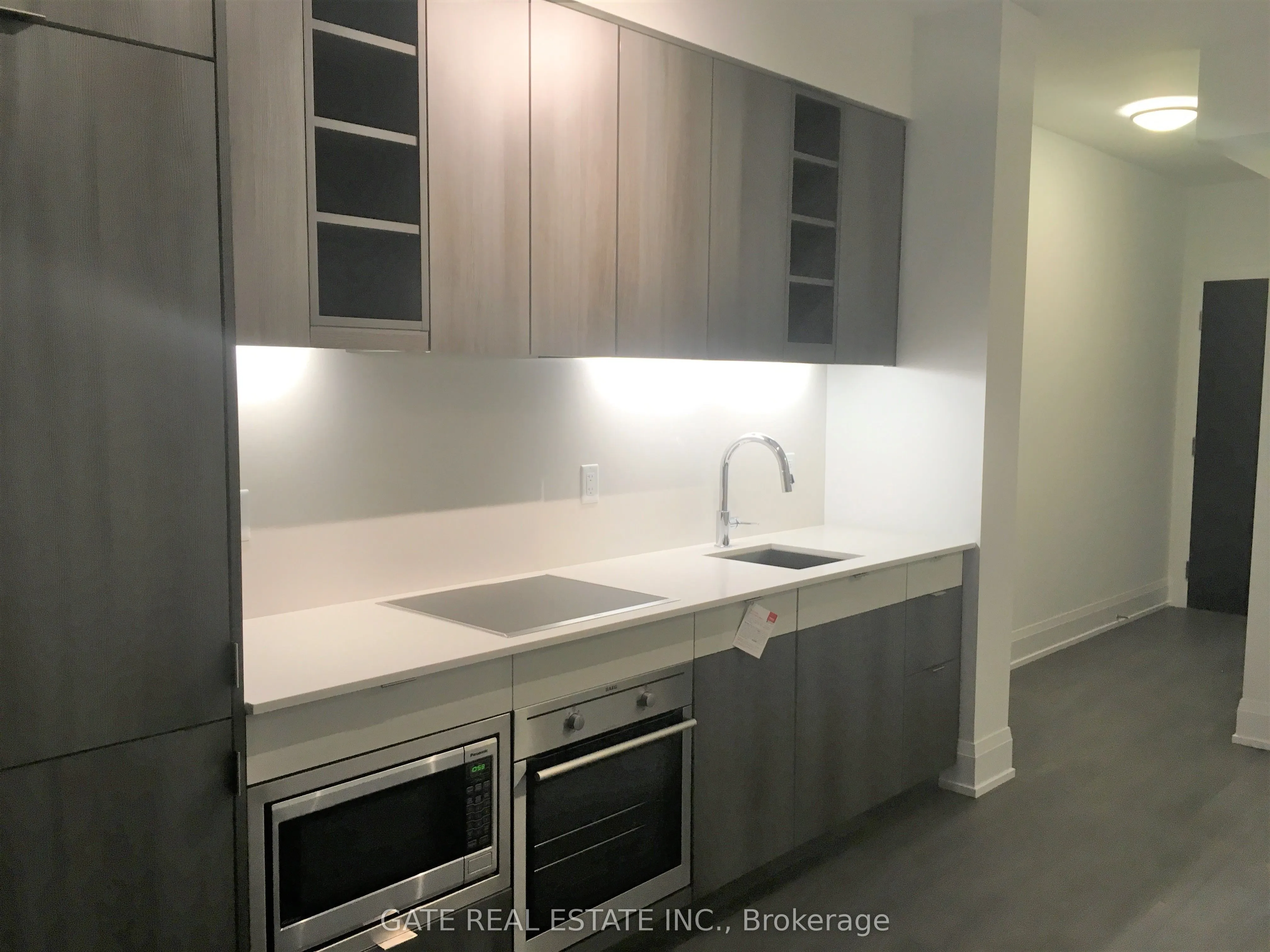 101 Erskine Avenue, #1403
