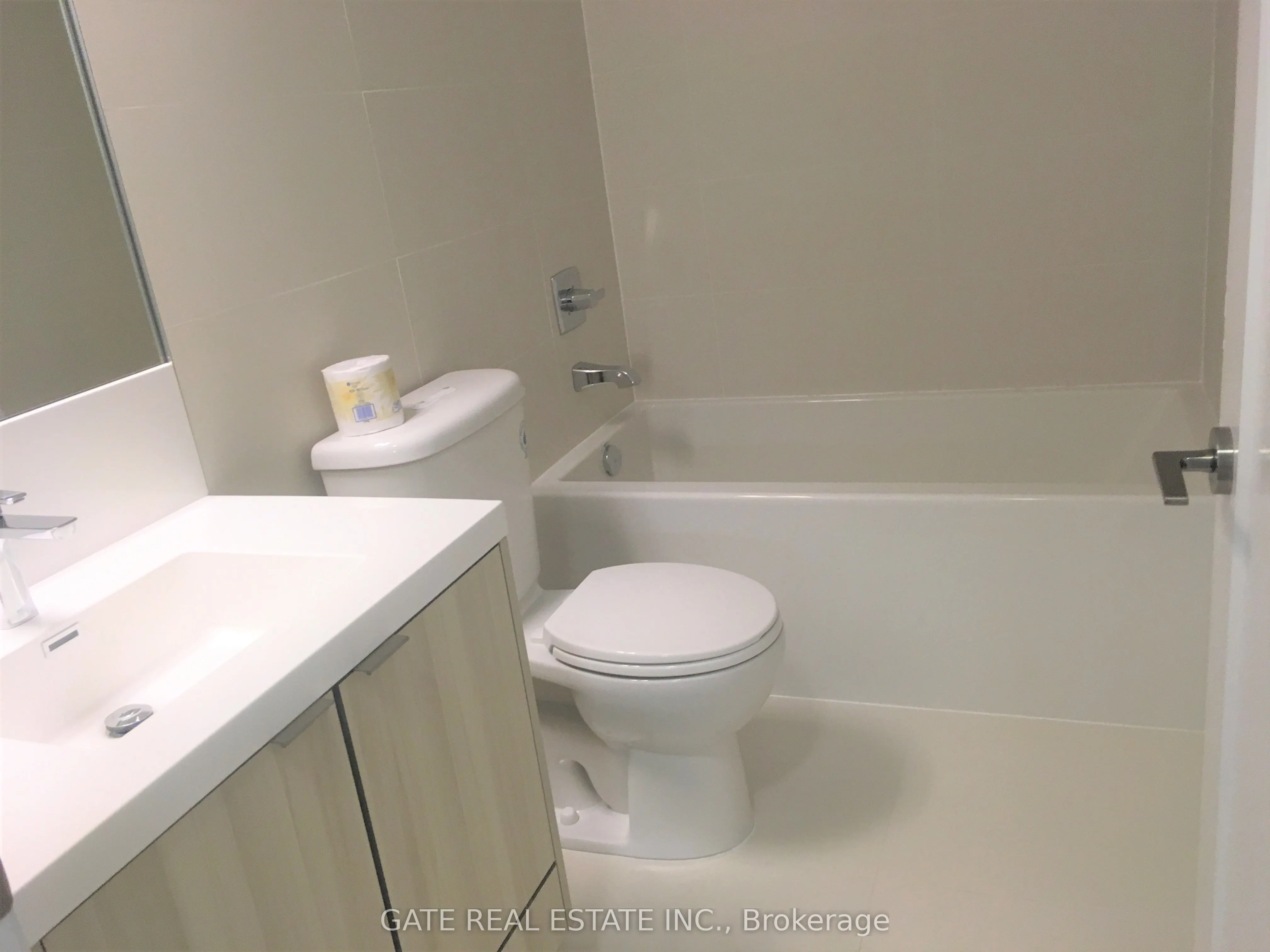 101 Erskine Avenue, #1403