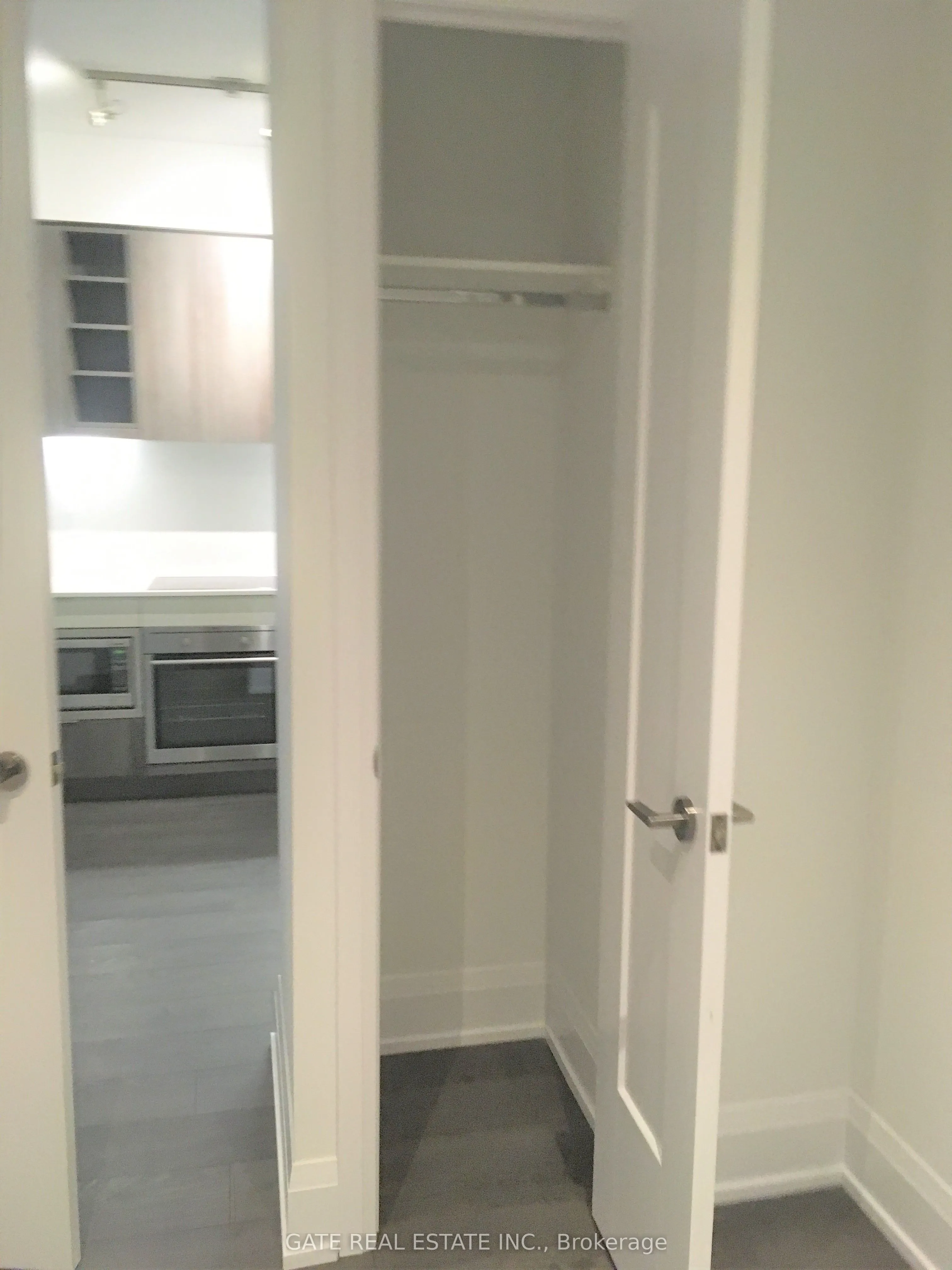 101 Erskine Avenue, #1403