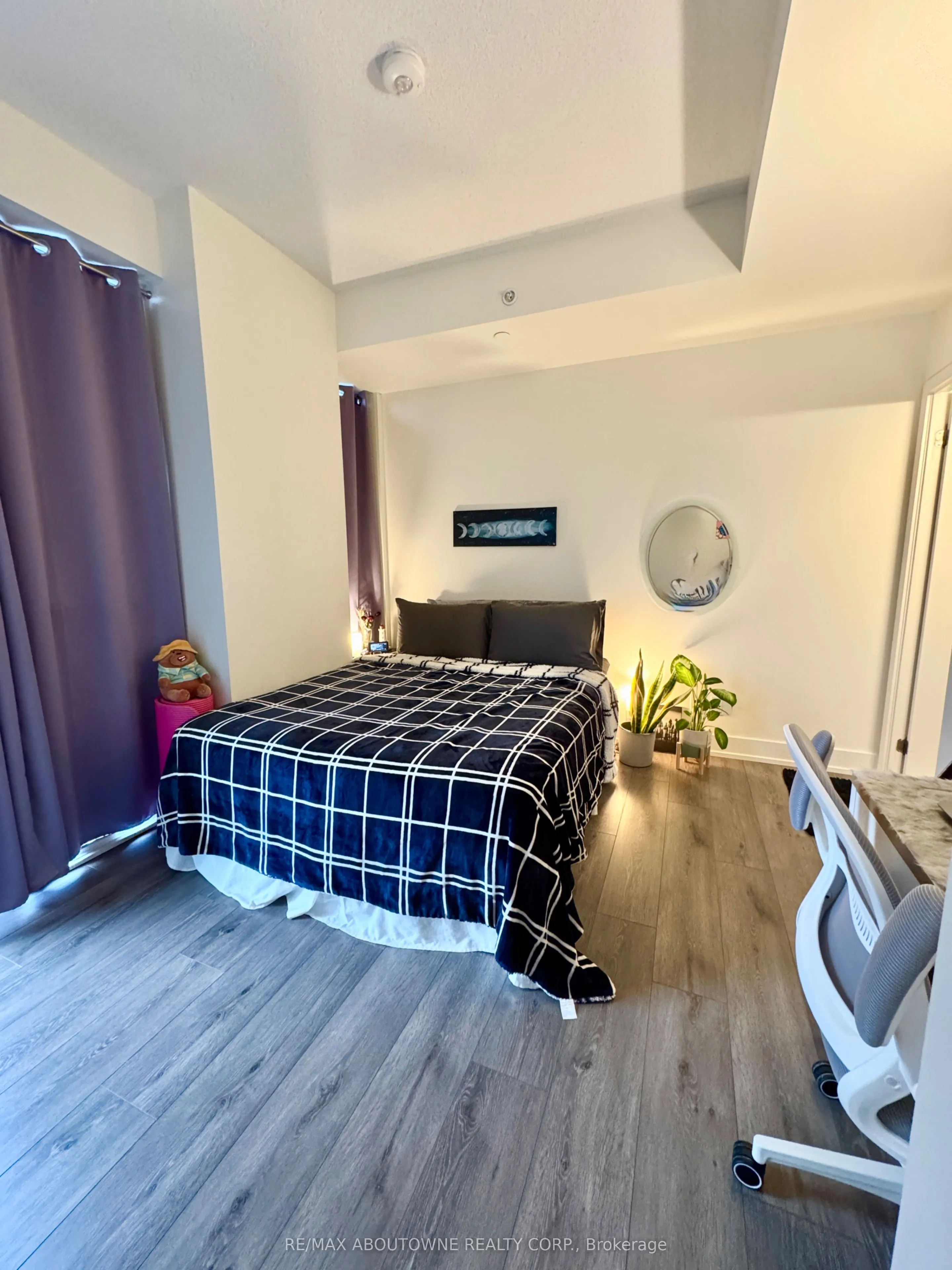 180 Fairview Mall Drive, #2