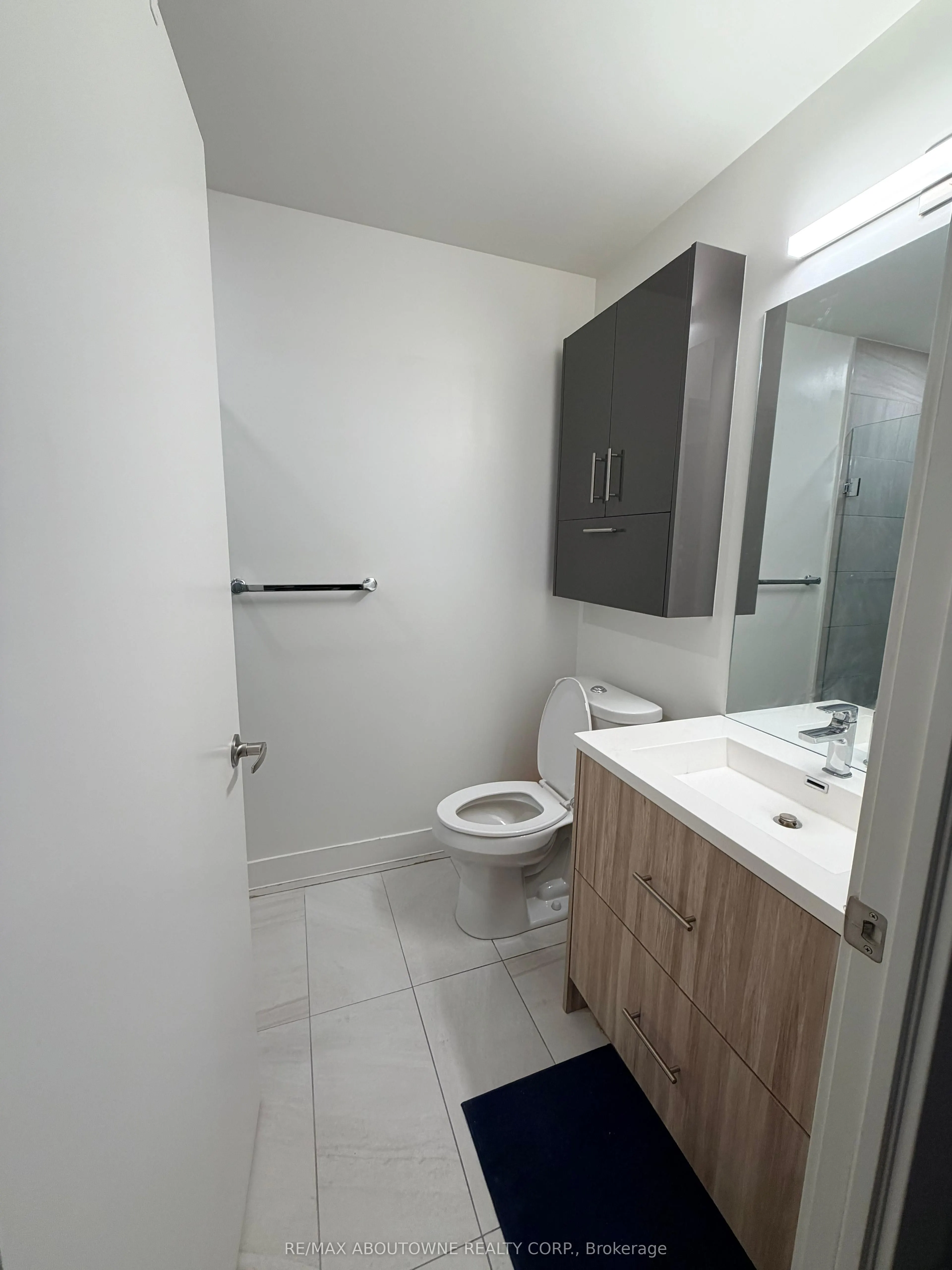 180 Fairview Mall Drive, #2