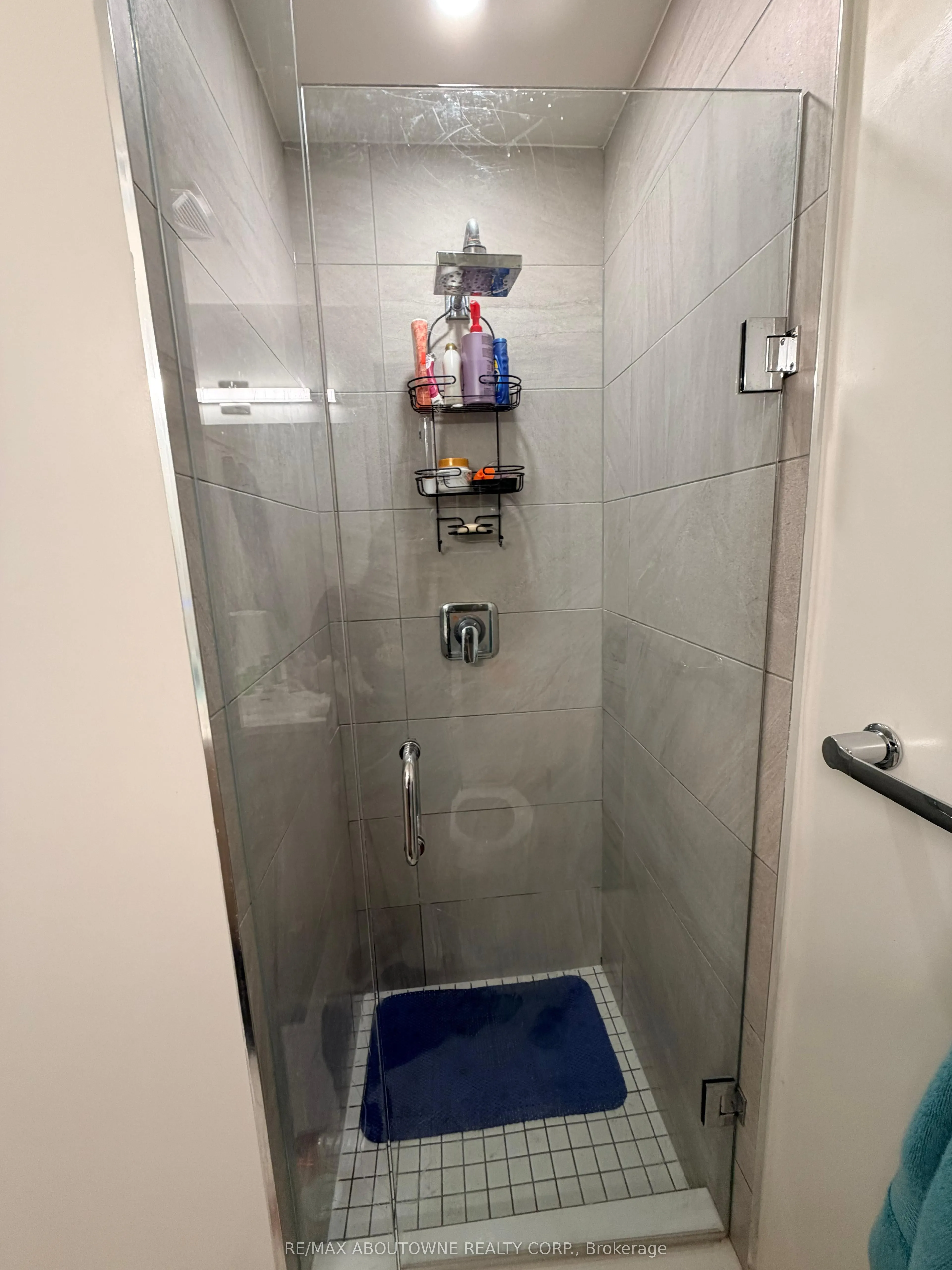 180 Fairview Mall Drive, #2
