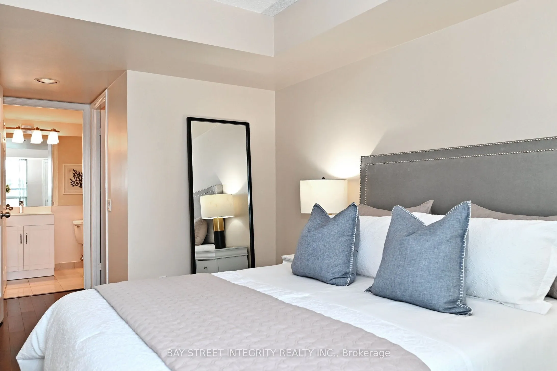 30 Harrison Garden Boulevard, #2101