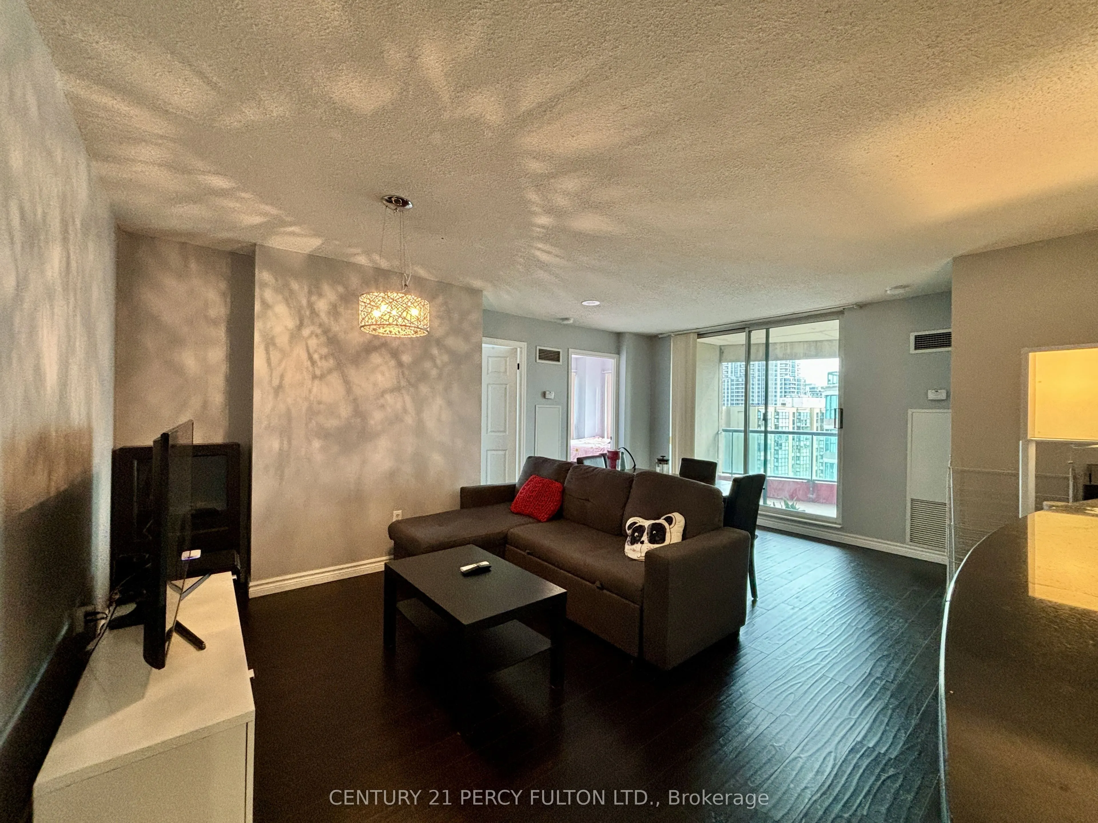 7 Lorraine Drive, #2003