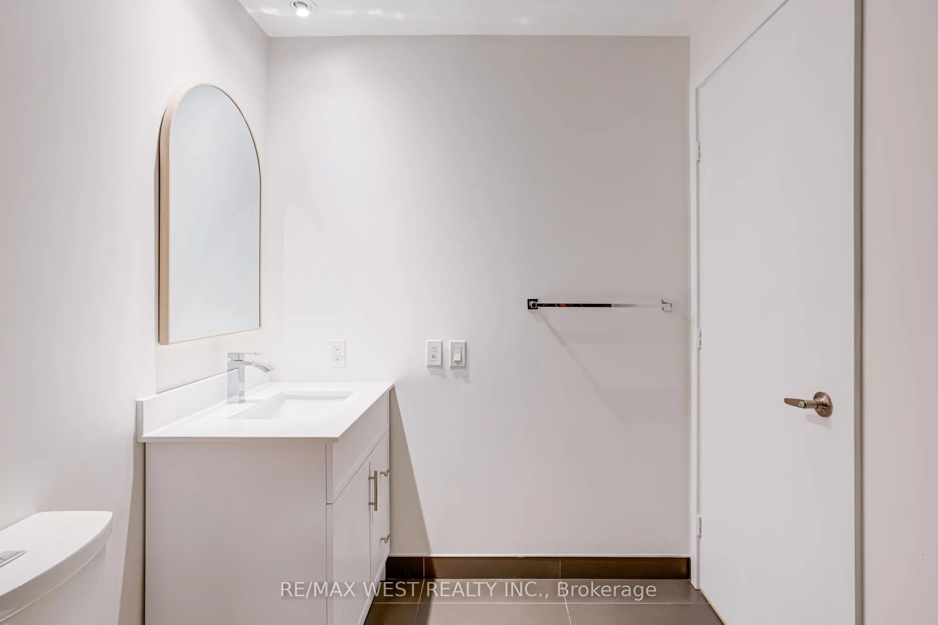 1030 King Street W, #431
