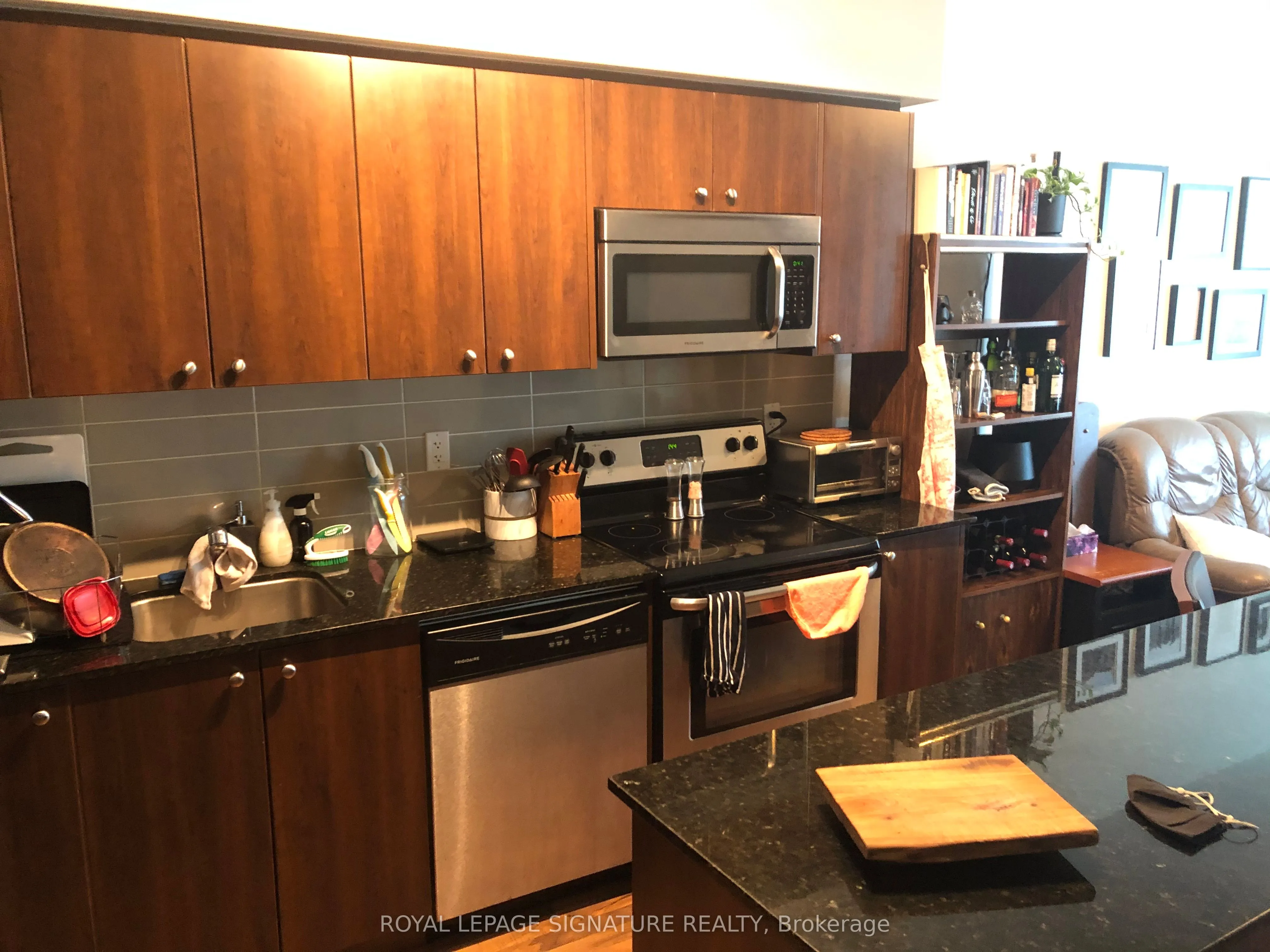 55 East Liberty Street, #815