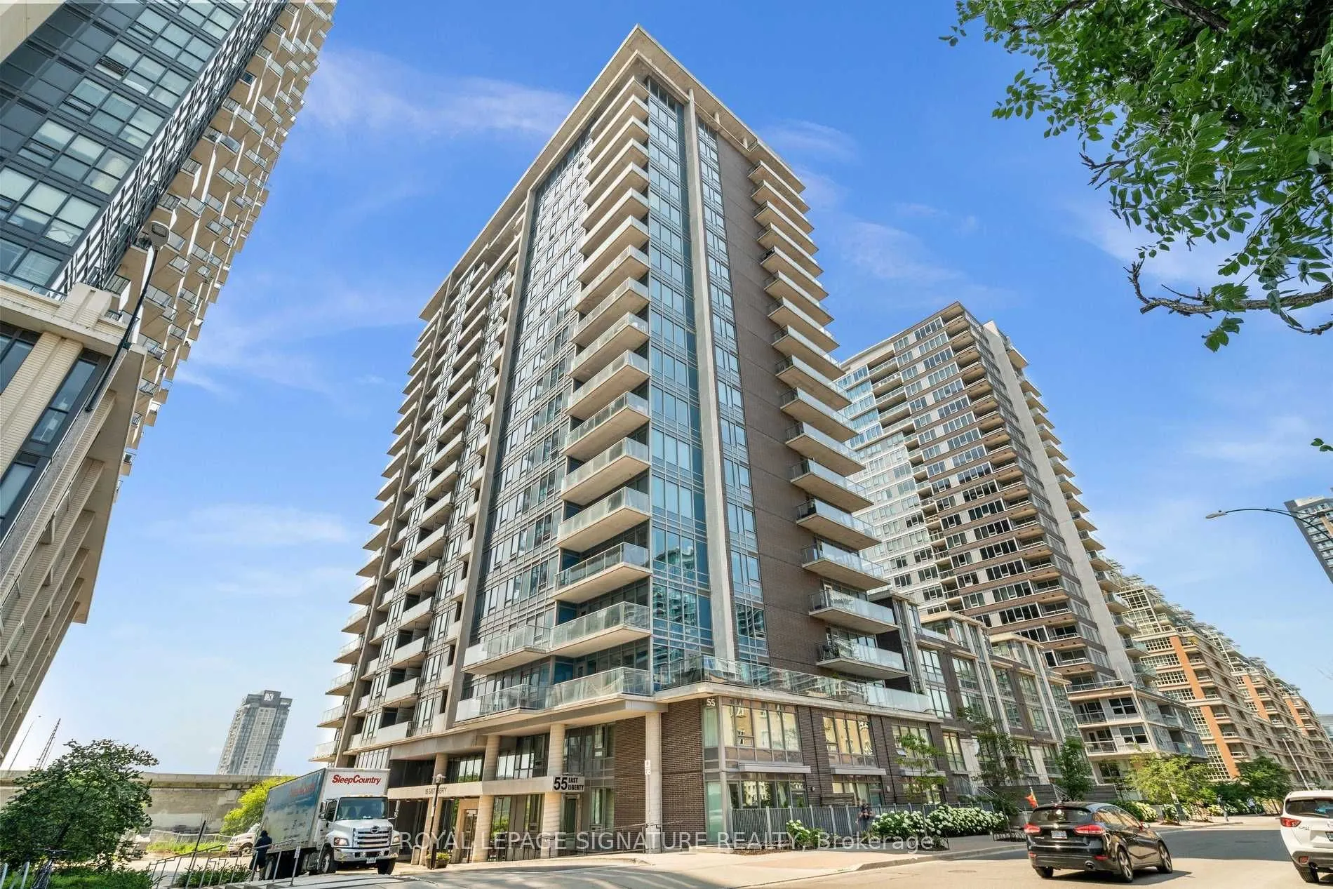 55 East Liberty Street, #815