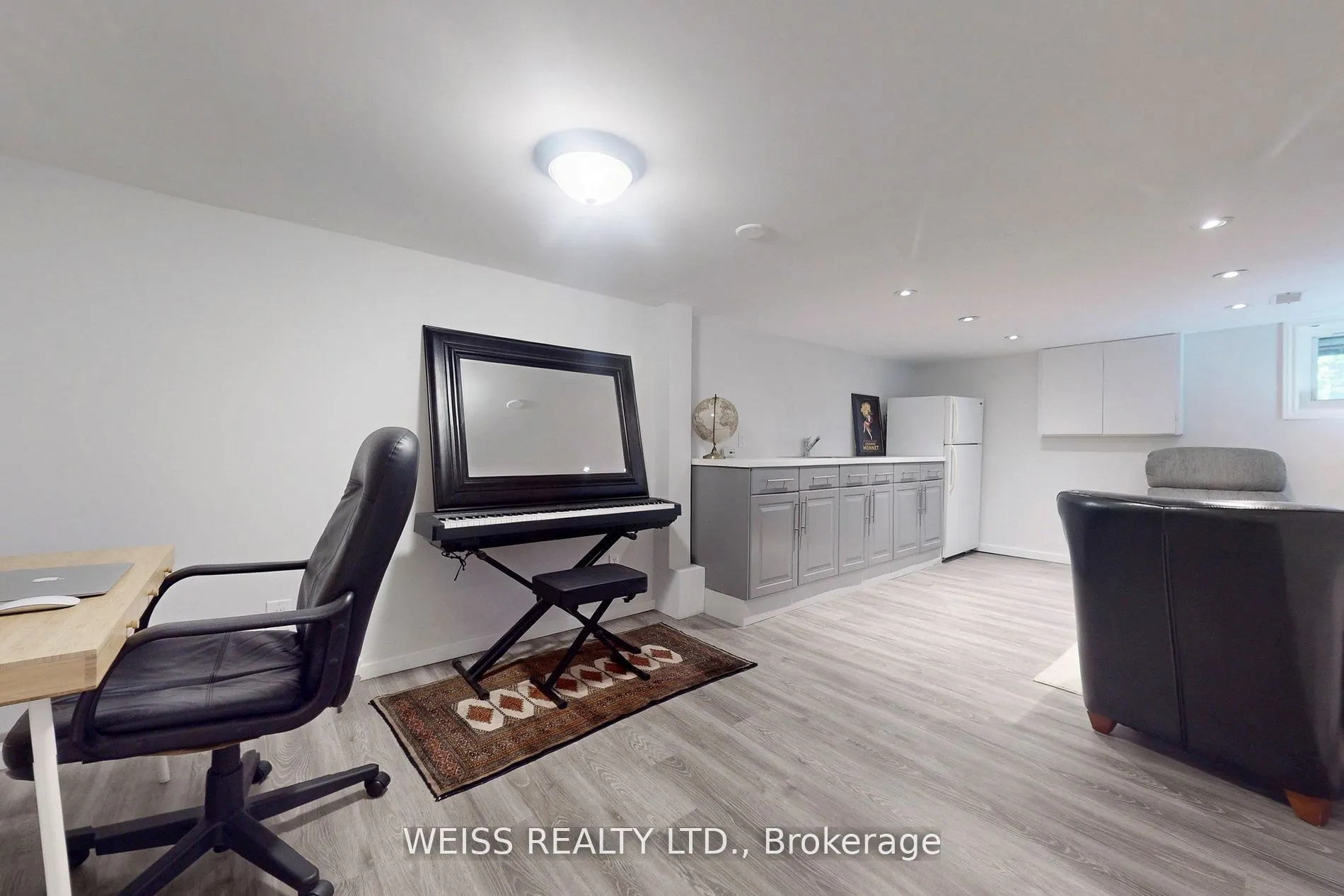 758 Richmond Street W