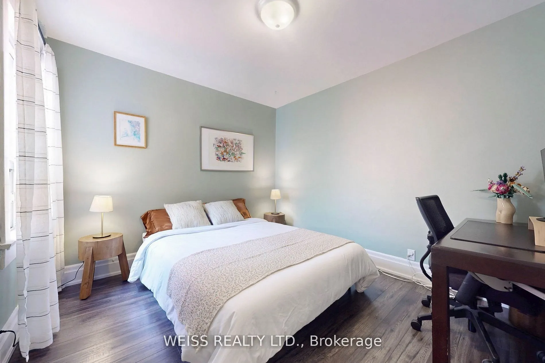 758 Richmond Street W