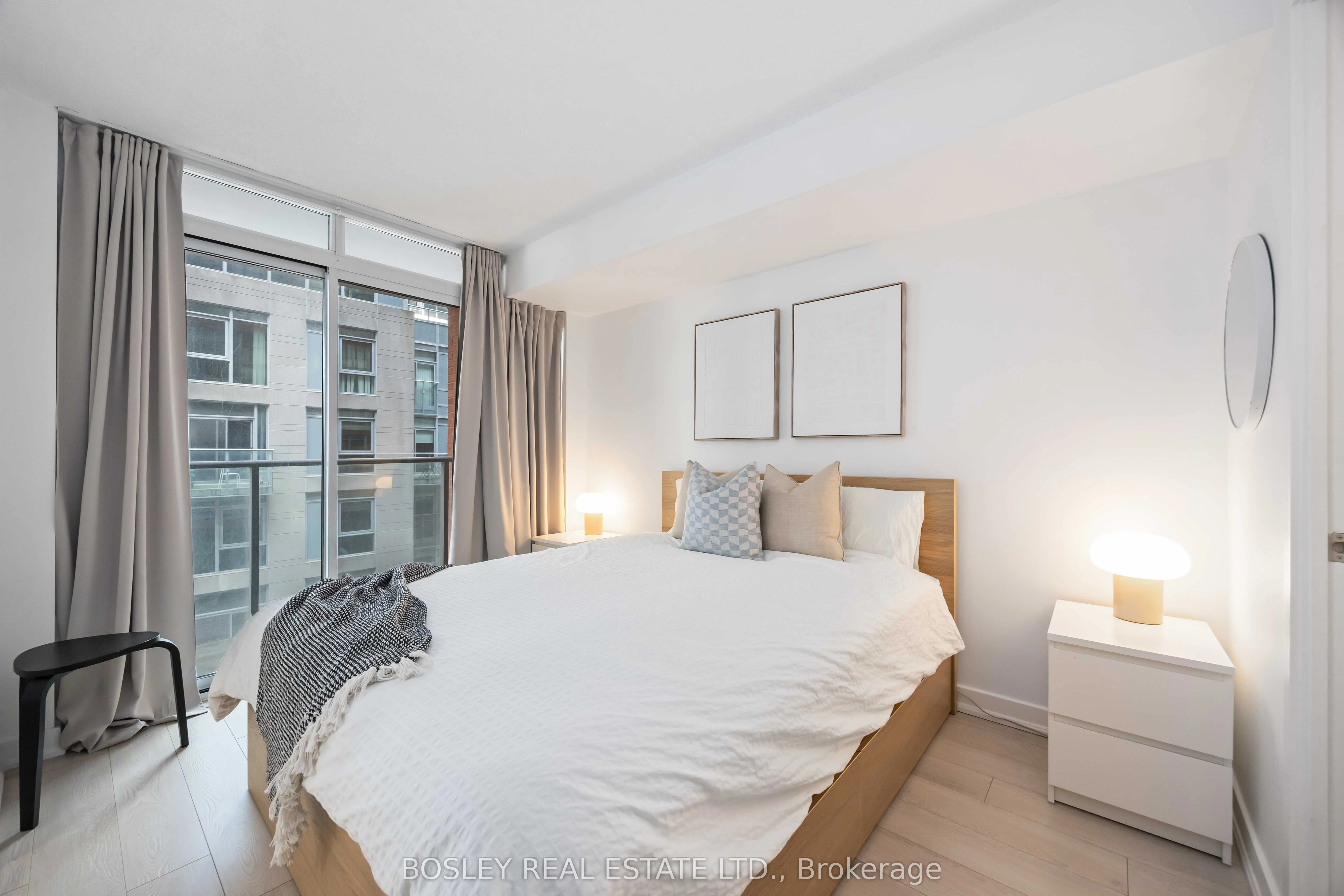 21 Nelson Street, #512