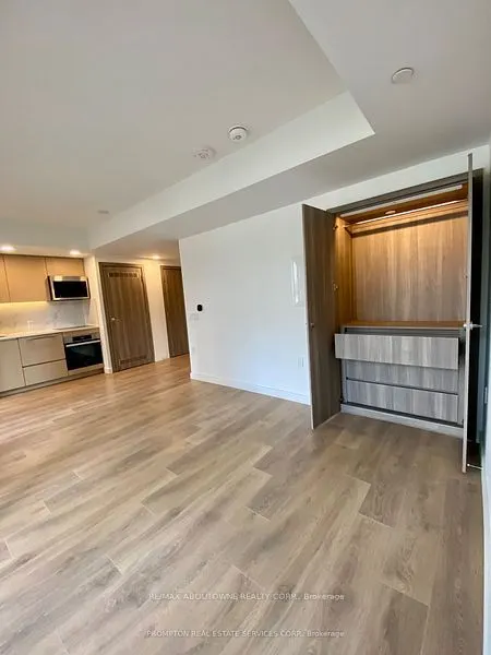 38 Widmer Street, #612