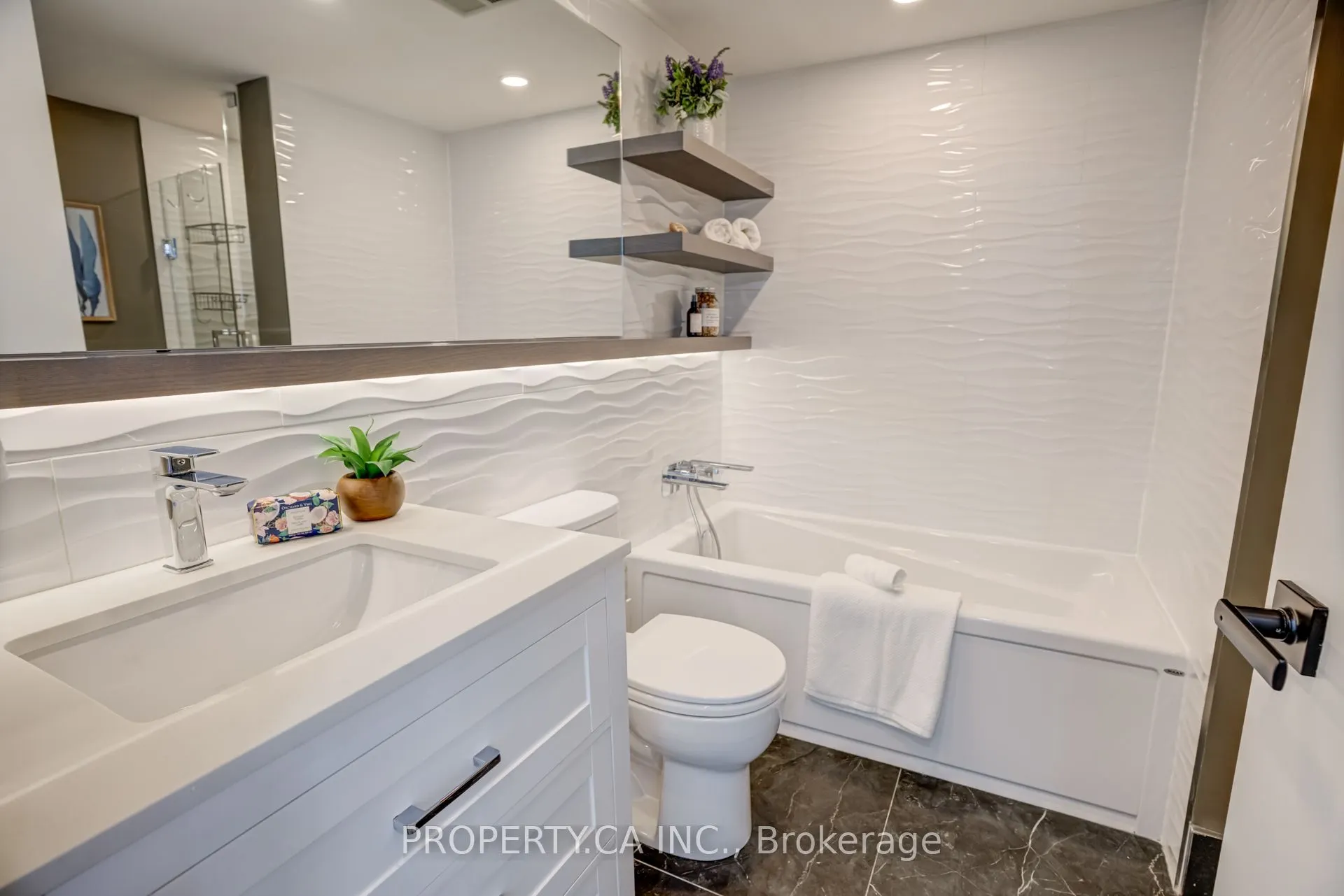 801 King Street W, #1204