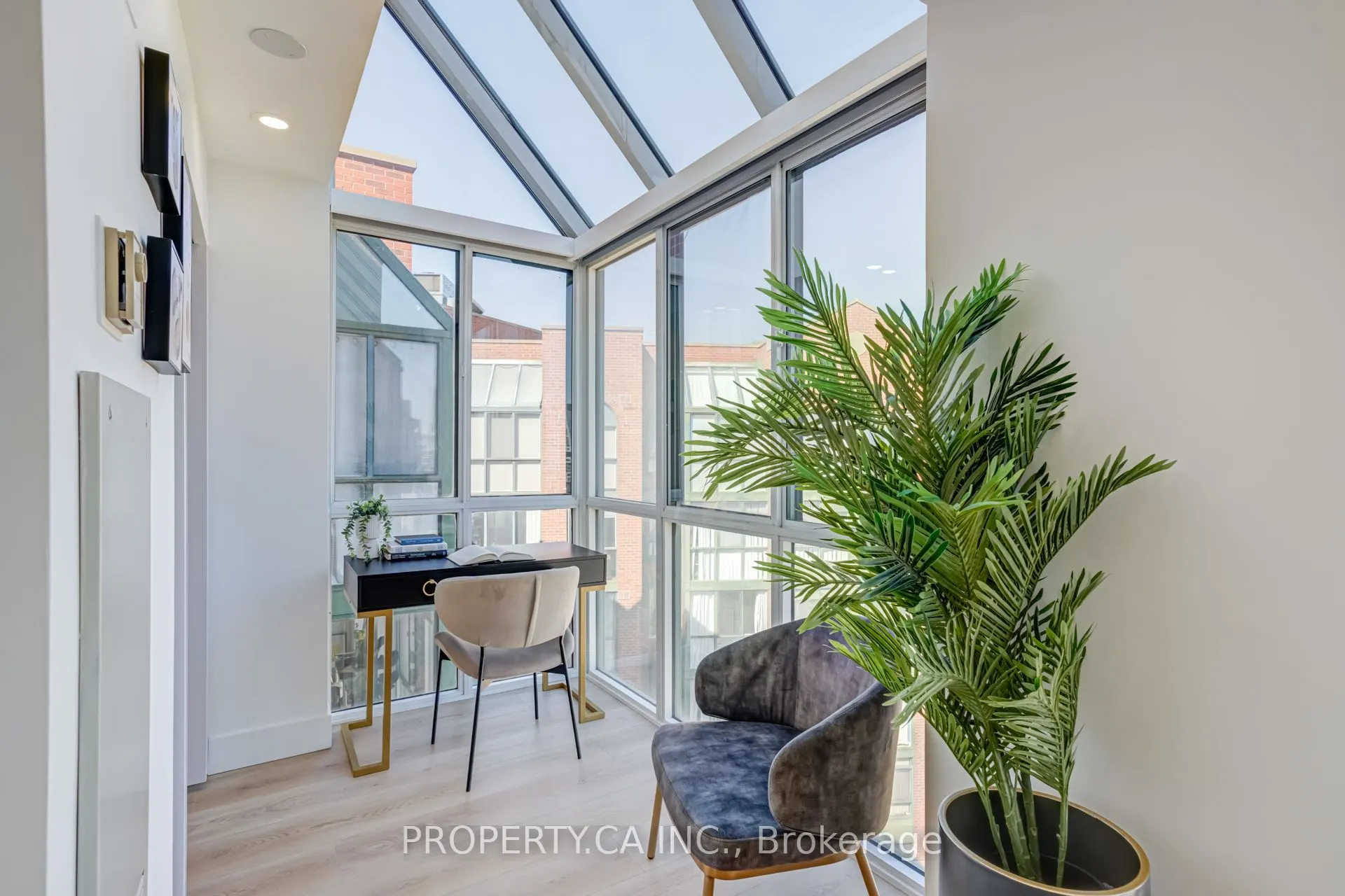 801 King Street W, #1204