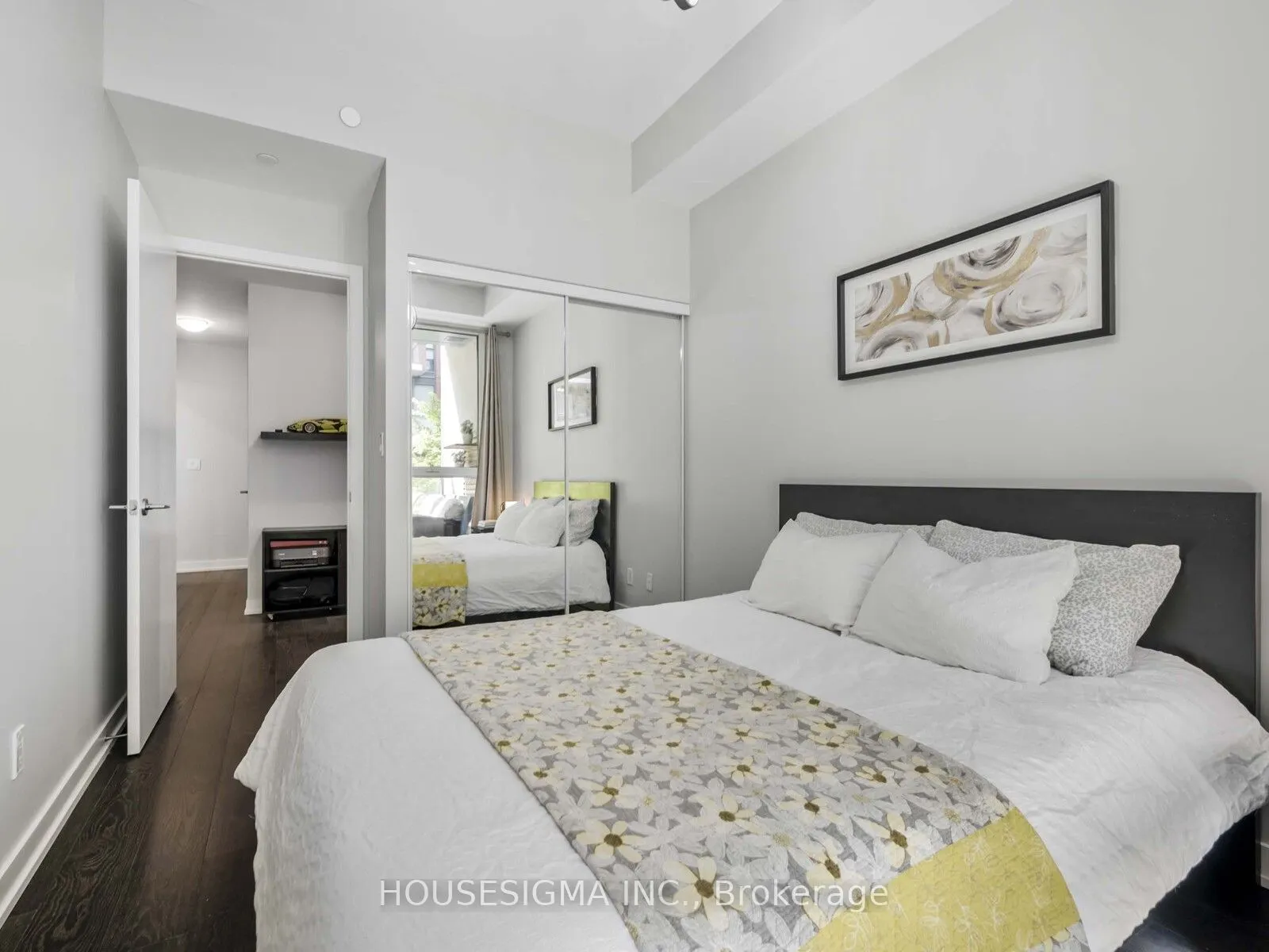 32 Bruyers Mews, #TH03