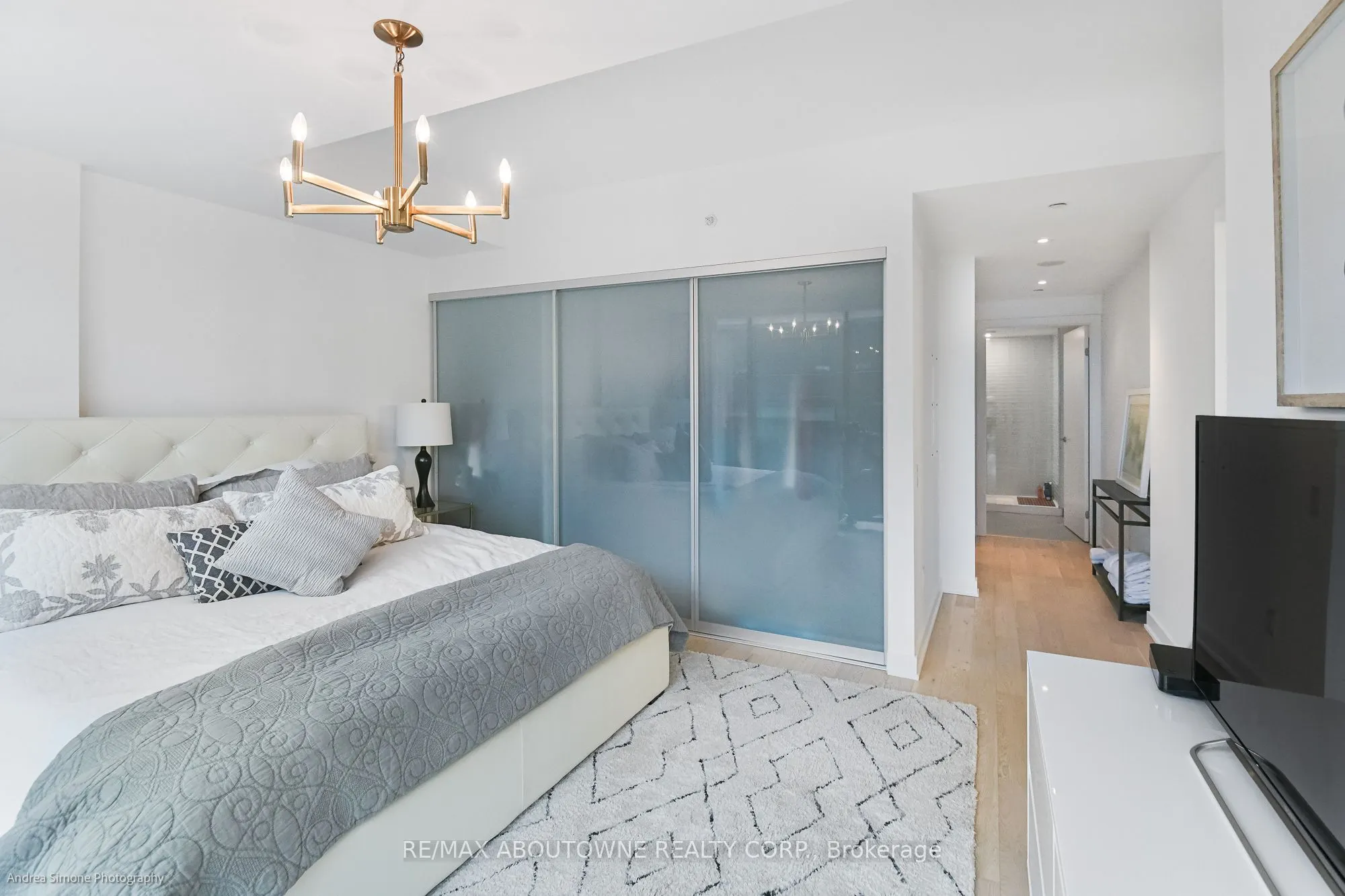 629 King Street W, #1133