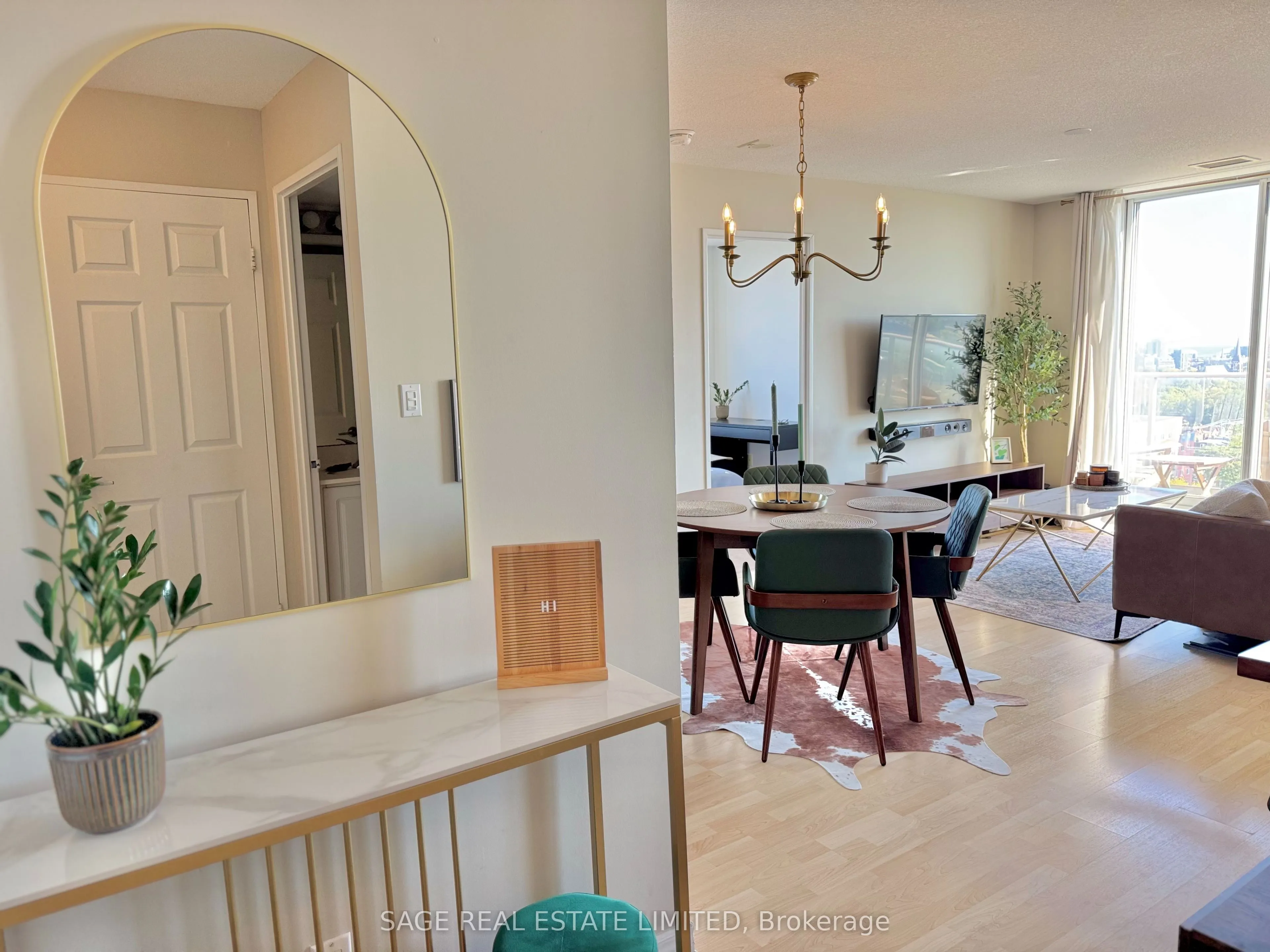 1369 Bloor Street, #1504