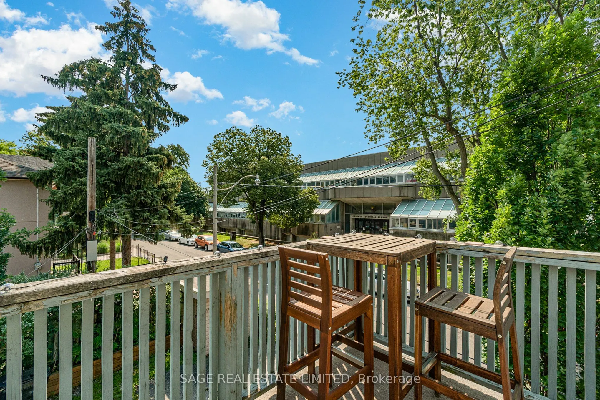 325 Lippincott Street