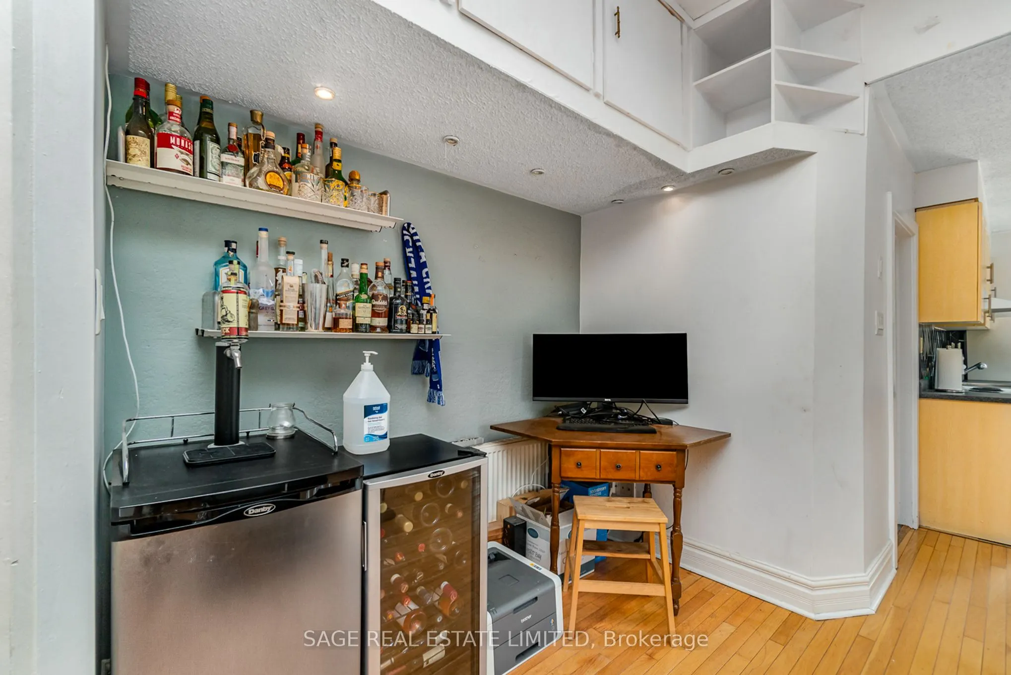 325 Lippincott Street