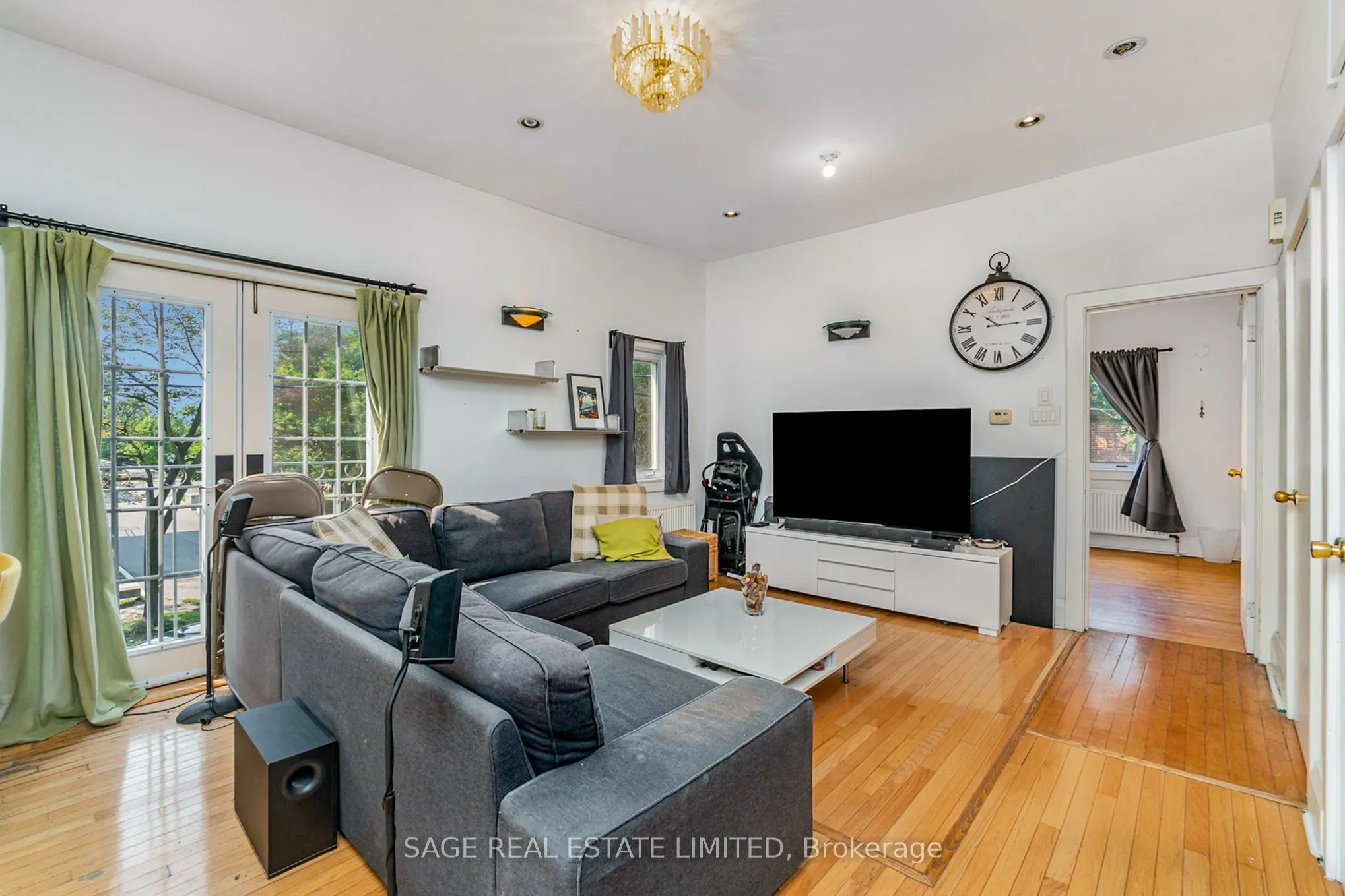 325 Lippincott Street