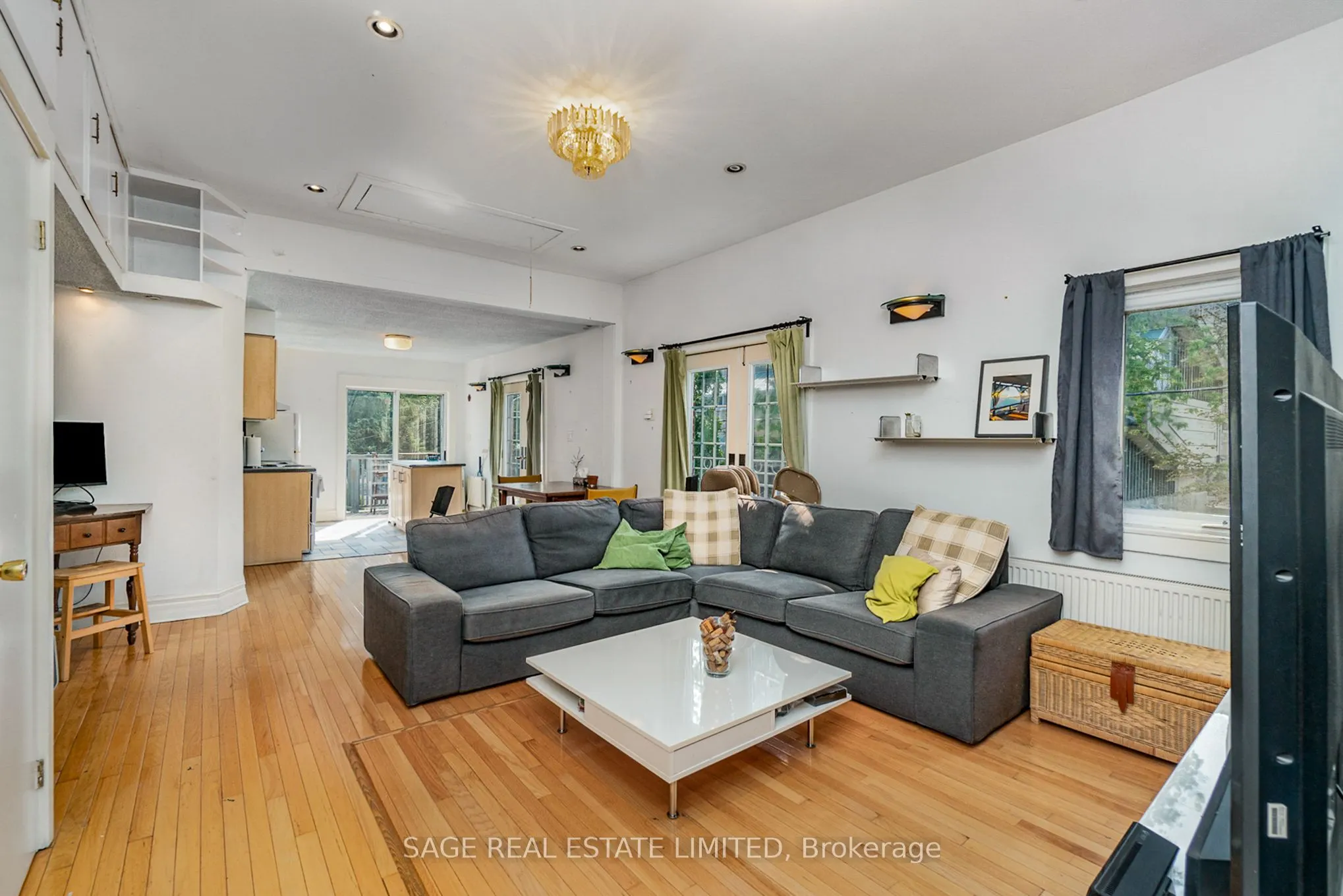 325 Lippincott Street