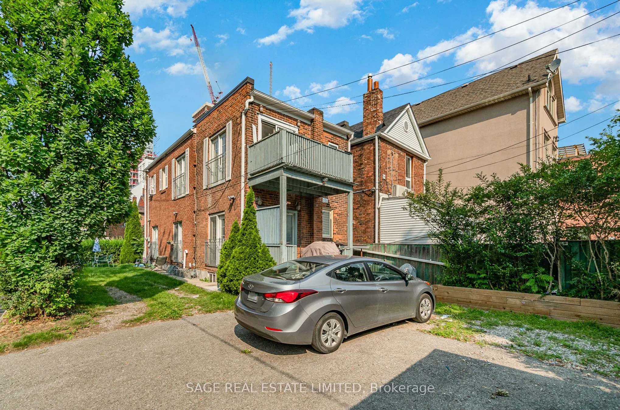 325 Lippincott Street