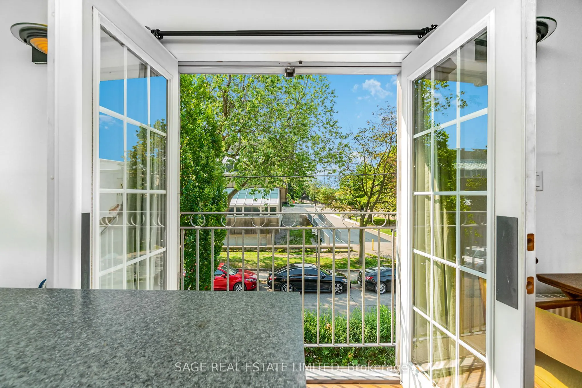 325 Lippincott Street