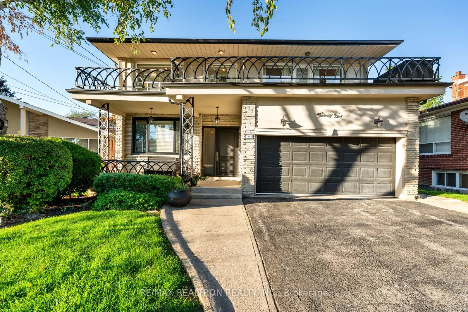 25 Cedar Springs Grove
