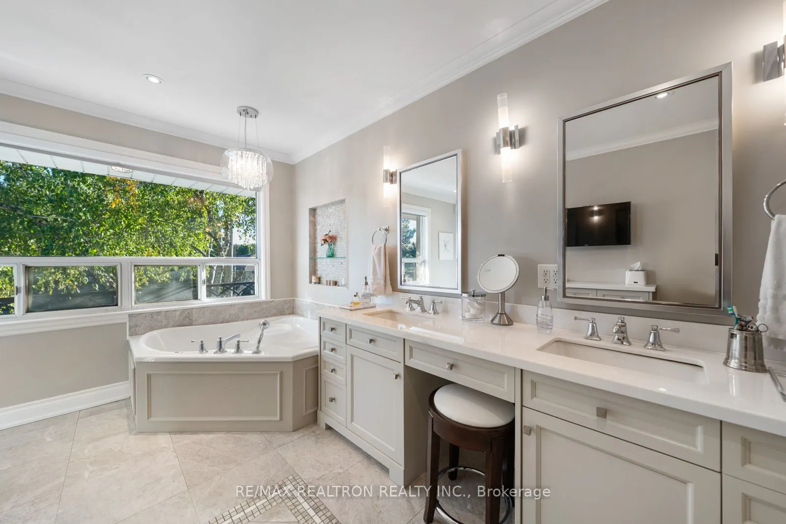 25 Cedar Springs Grove