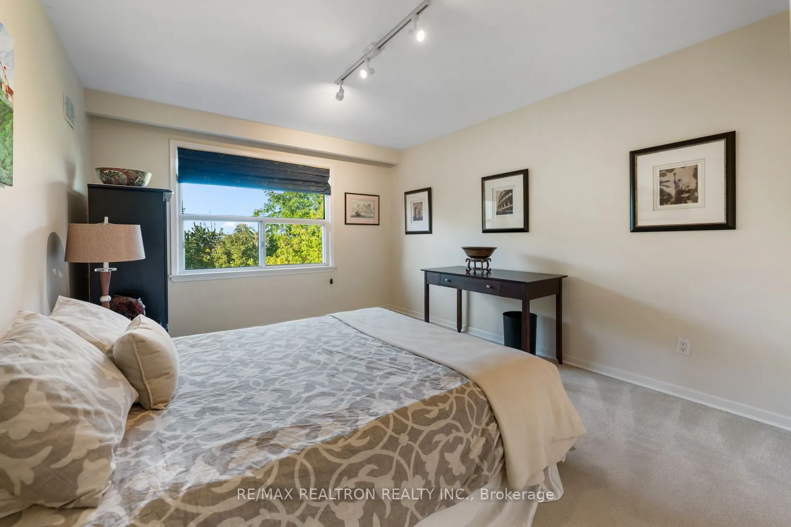 25 Cedar Springs Grove