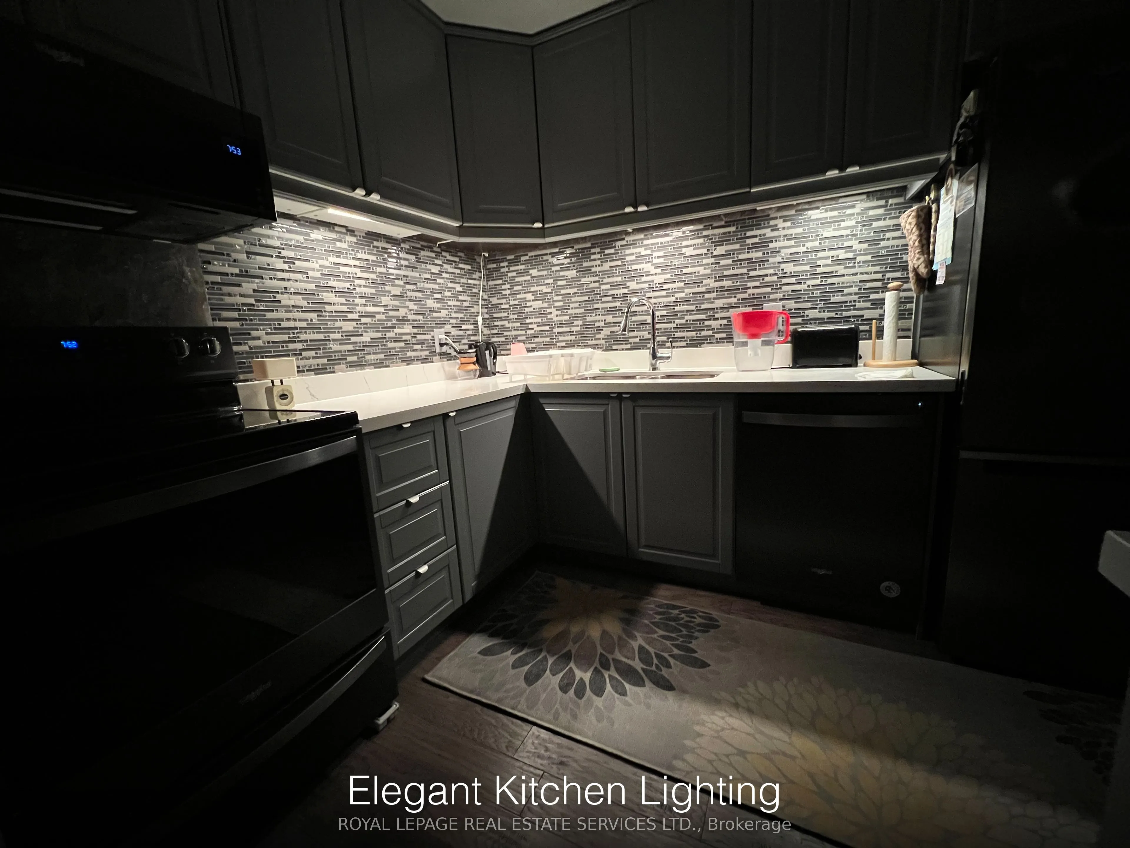 60 Pavane Linkway, #709