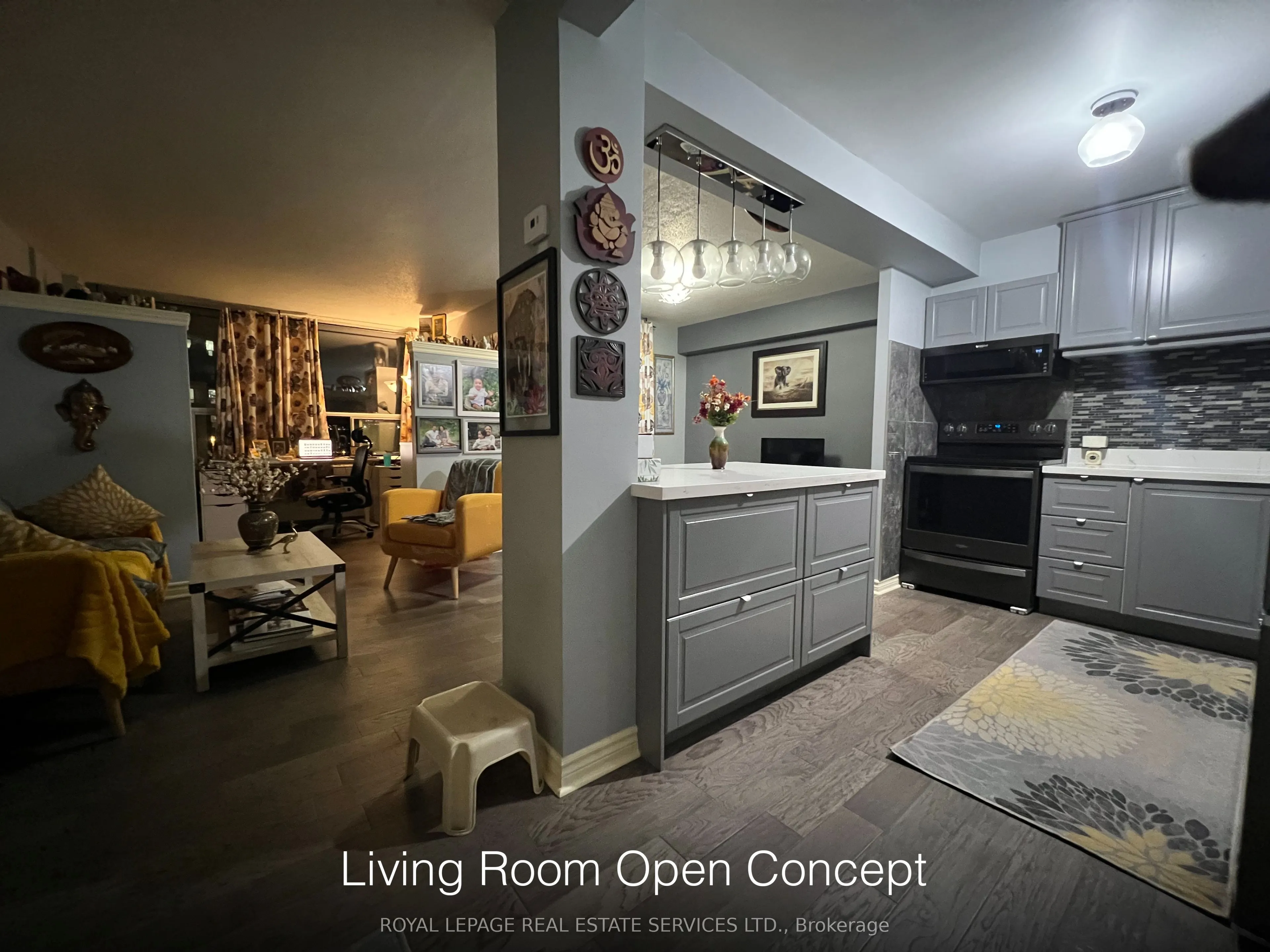 60 Pavane Linkway, #709