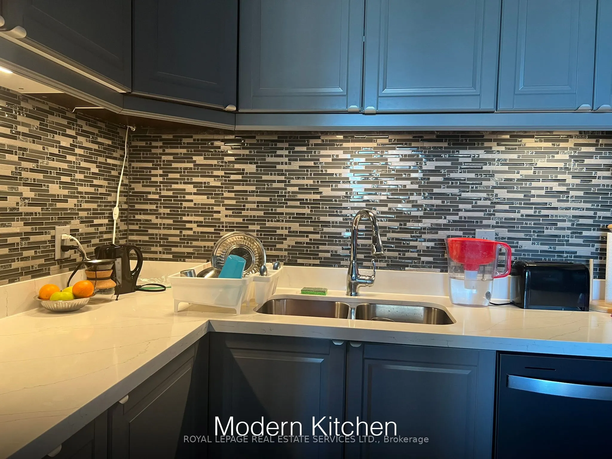 60 Pavane Linkway, #709