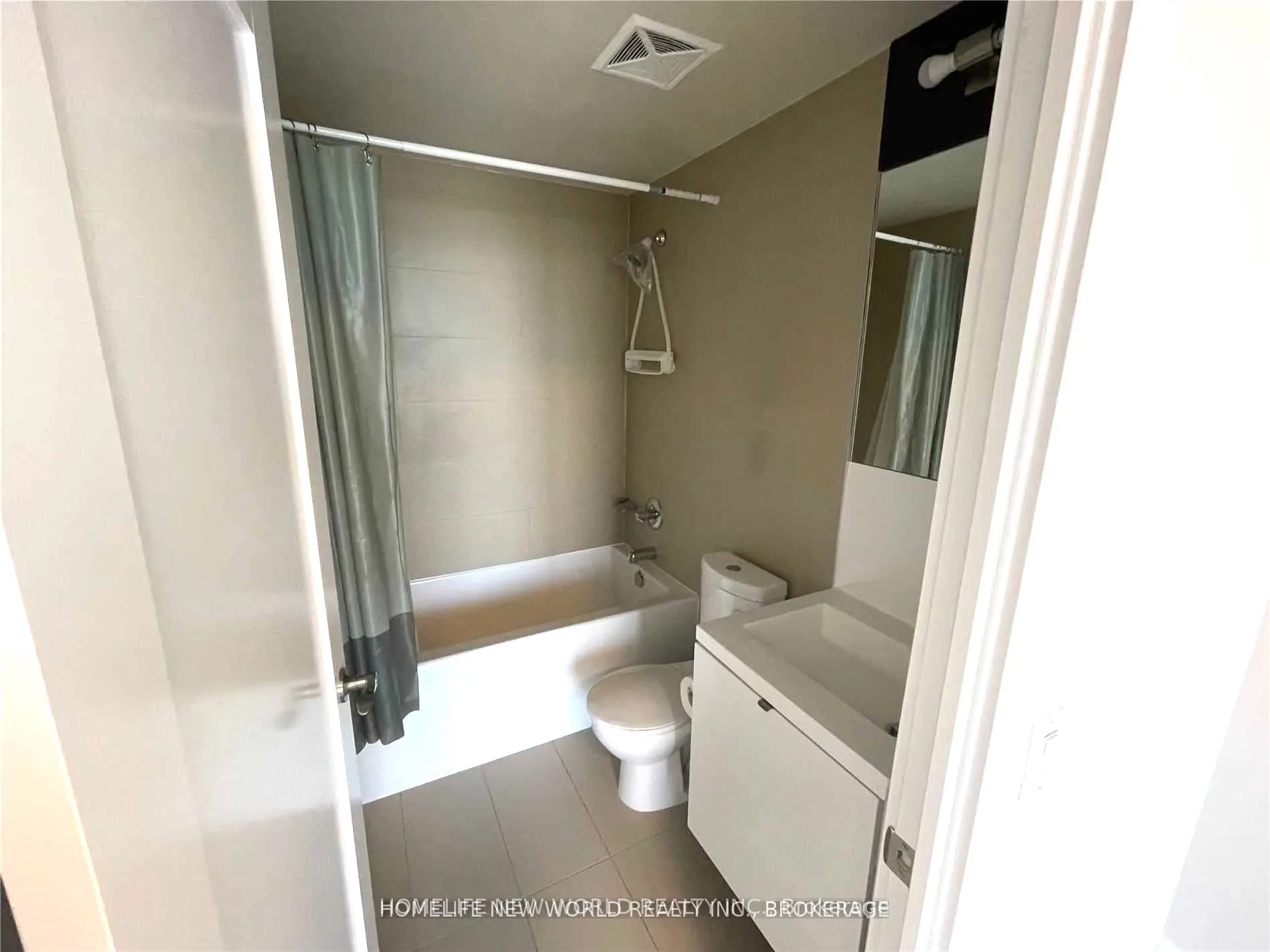 300 Front Street W, #3204