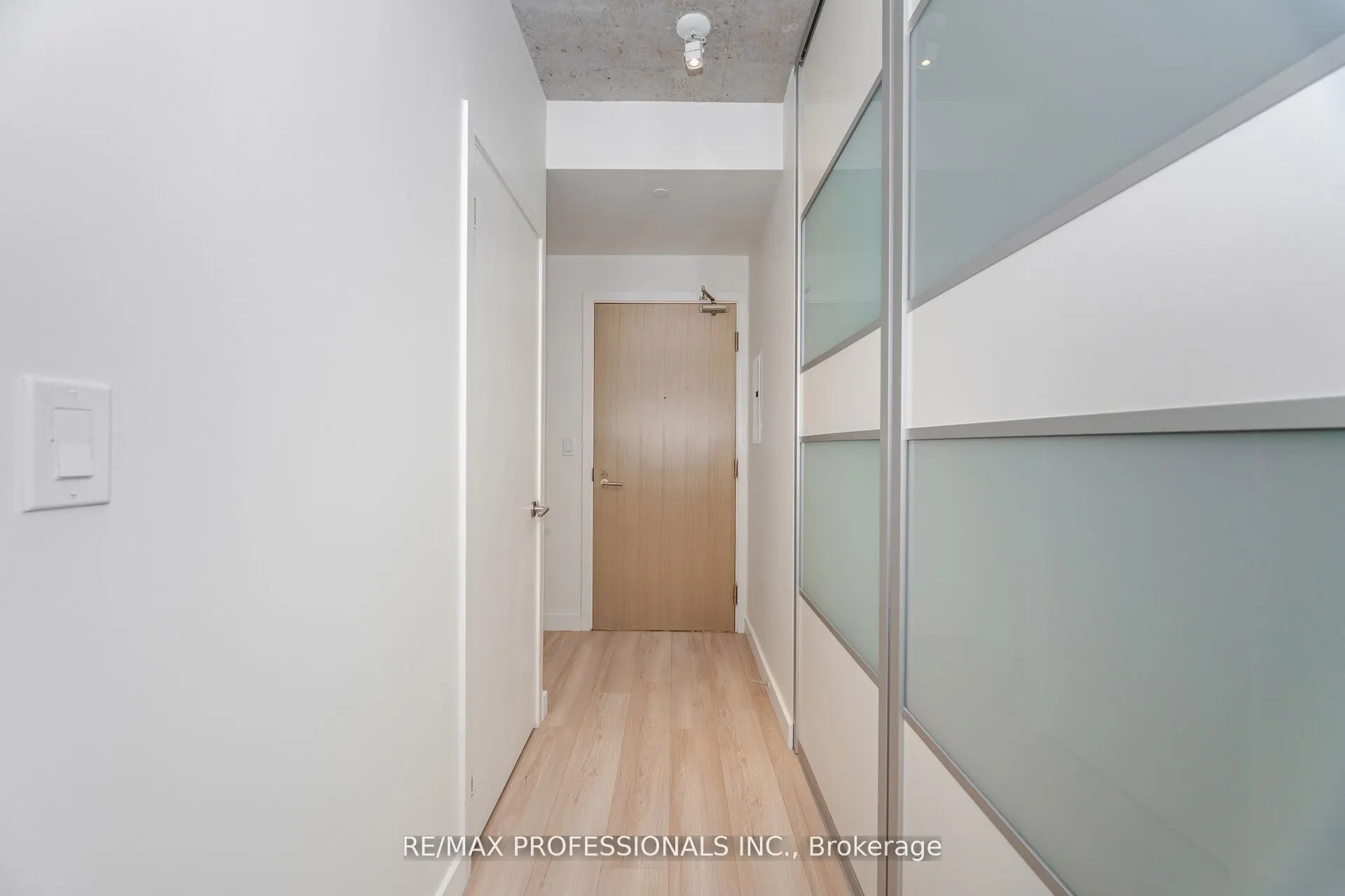 111 Bathurst Street, #716