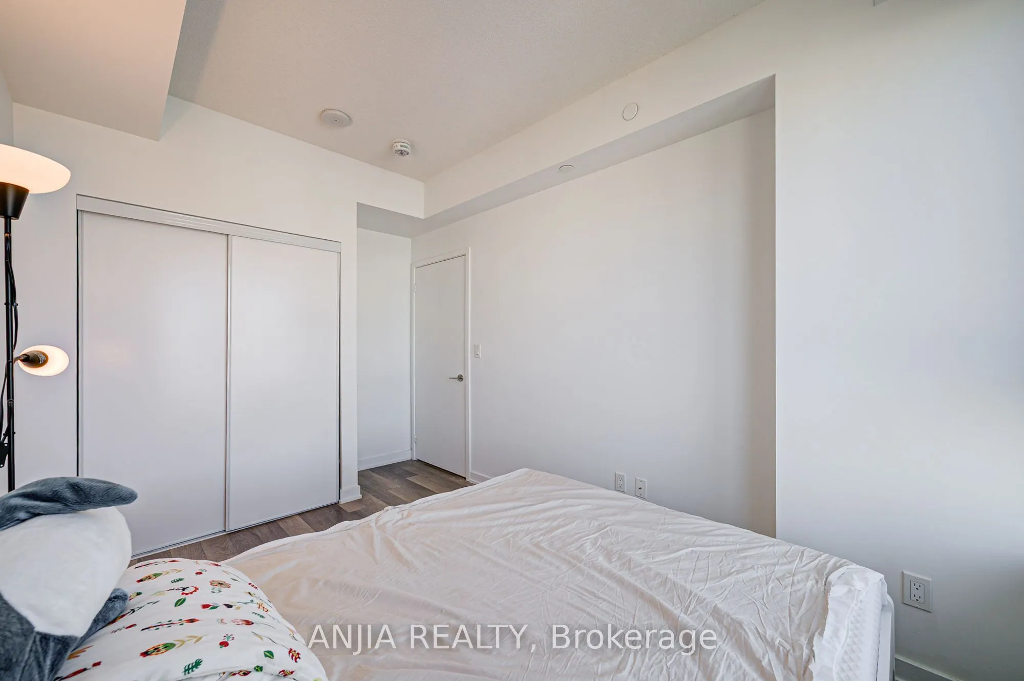 181 Huron Street, #1106