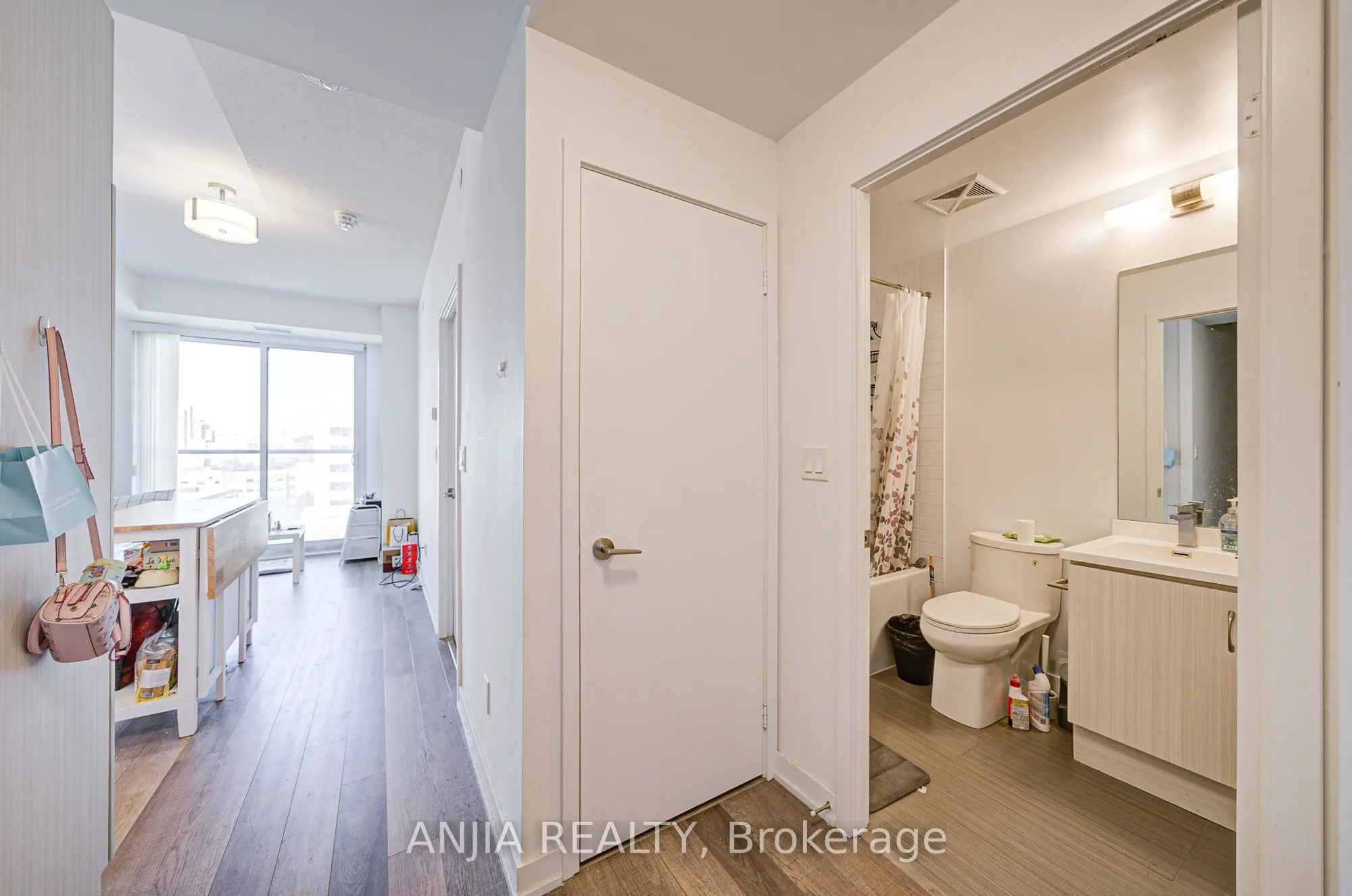 181 Huron Street, #1106