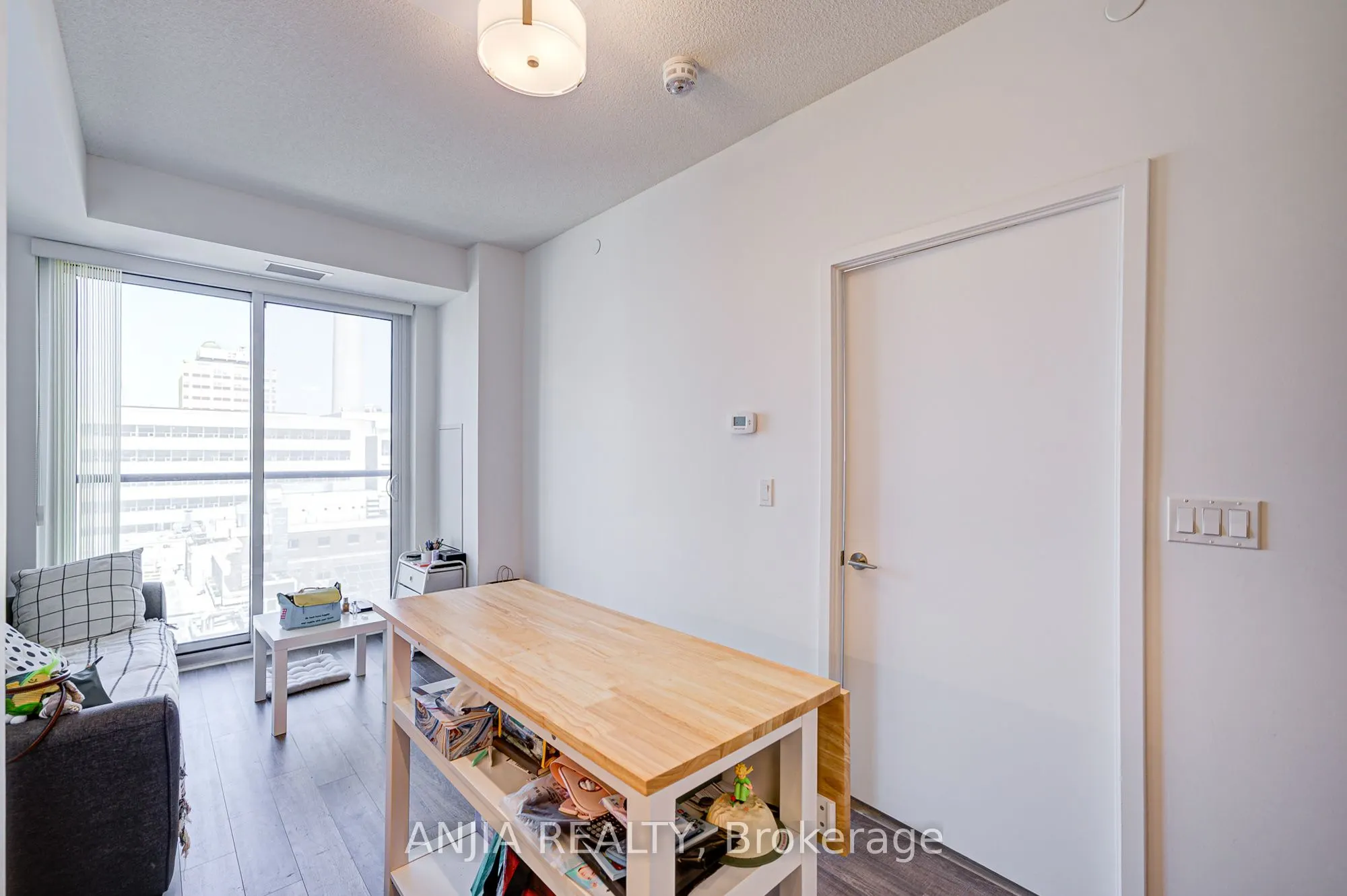 181 Huron Street, #1106