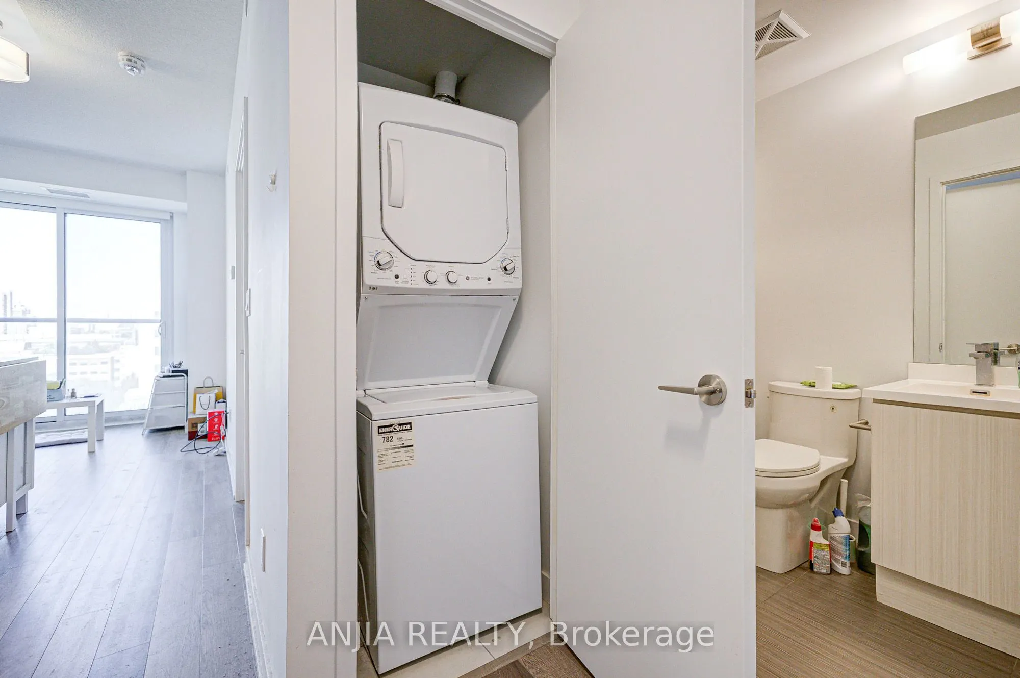 181 Huron Street, #1106