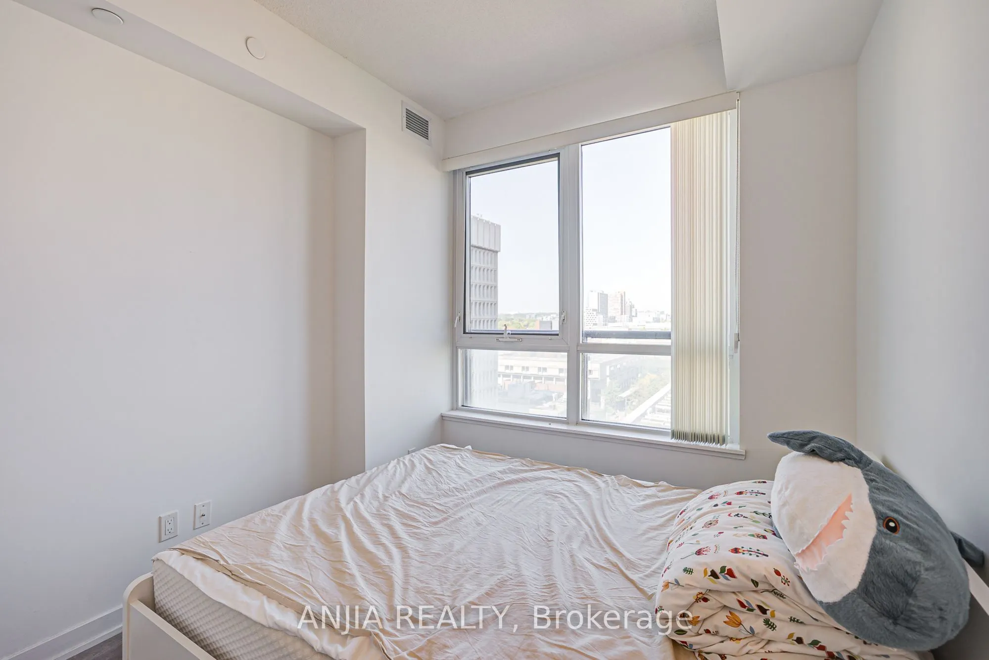 181 Huron Street, #1106