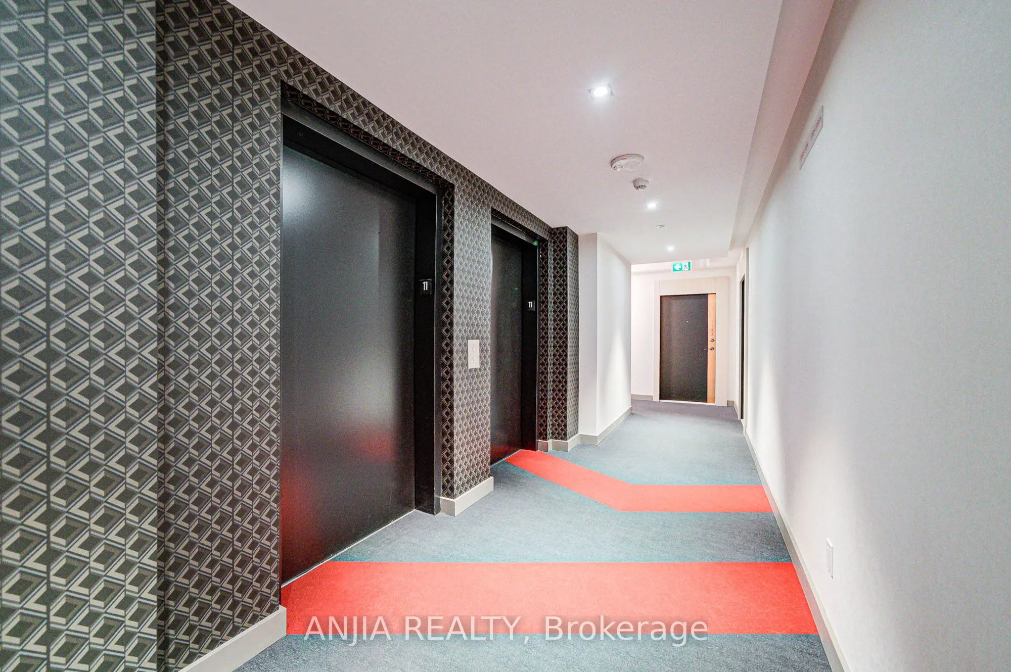 181 Huron Street, #1106