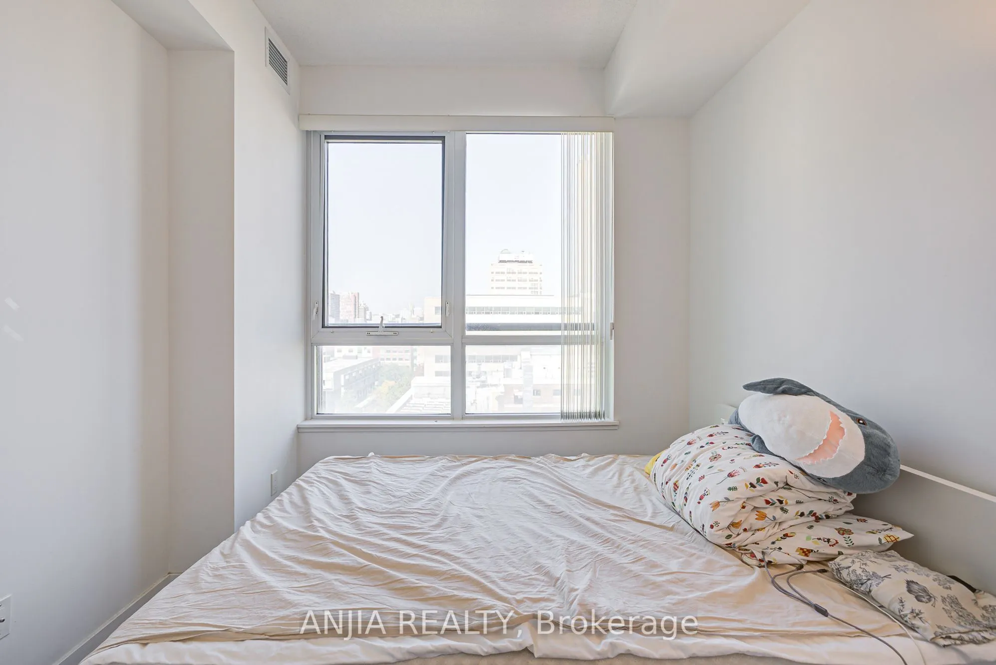 181 Huron Street, #1106