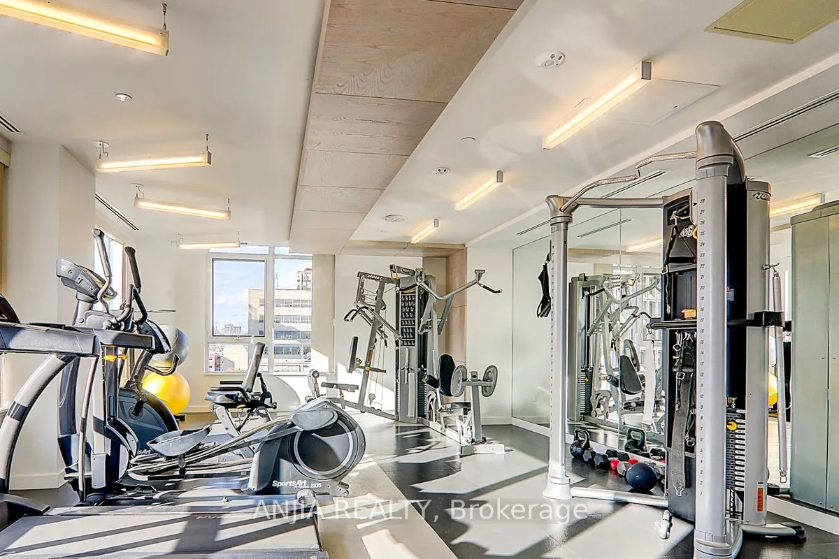 181 Huron Street, #1106