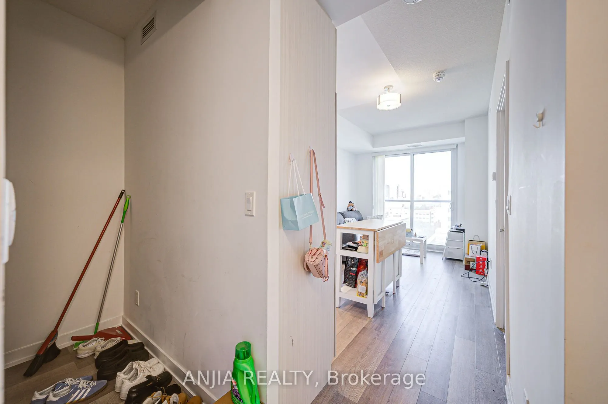 181 Huron Street, #1106