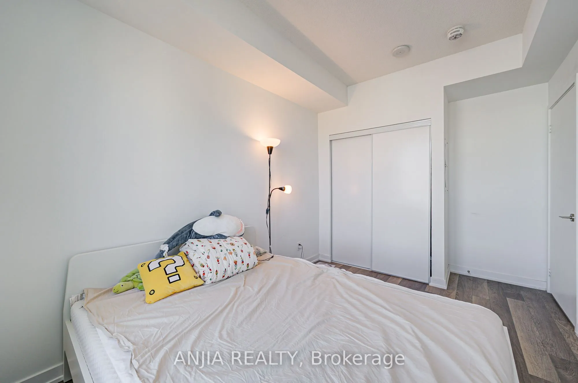 181 Huron Street, #1106
