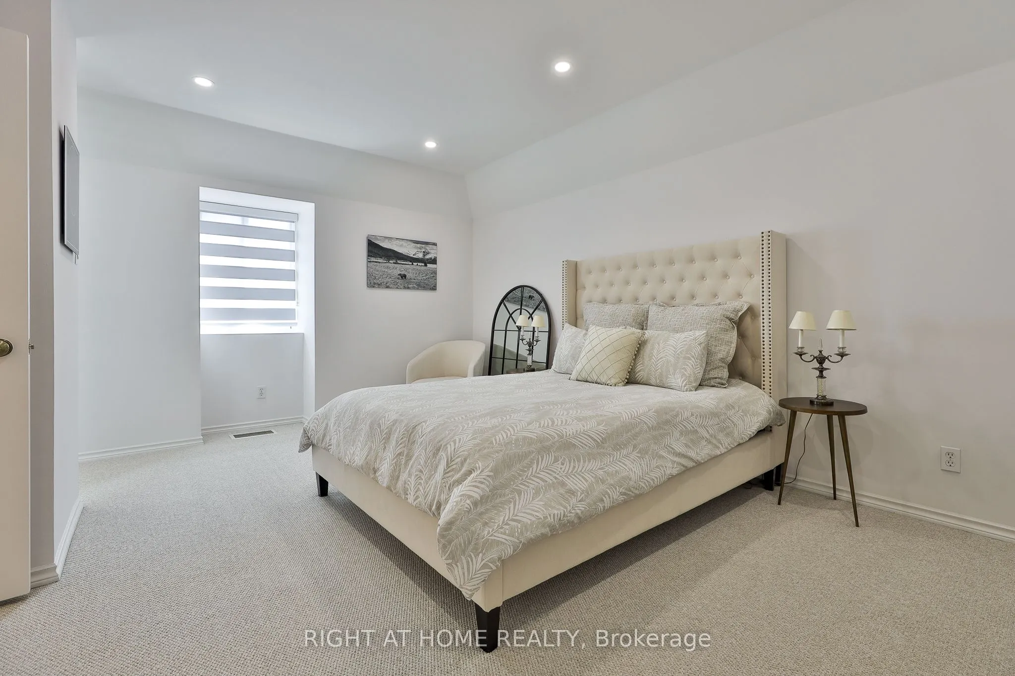 80 Charles Street E, #801
