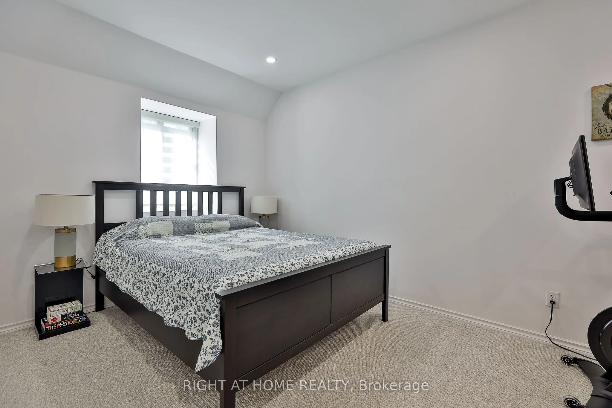 80 Charles Street E, #801