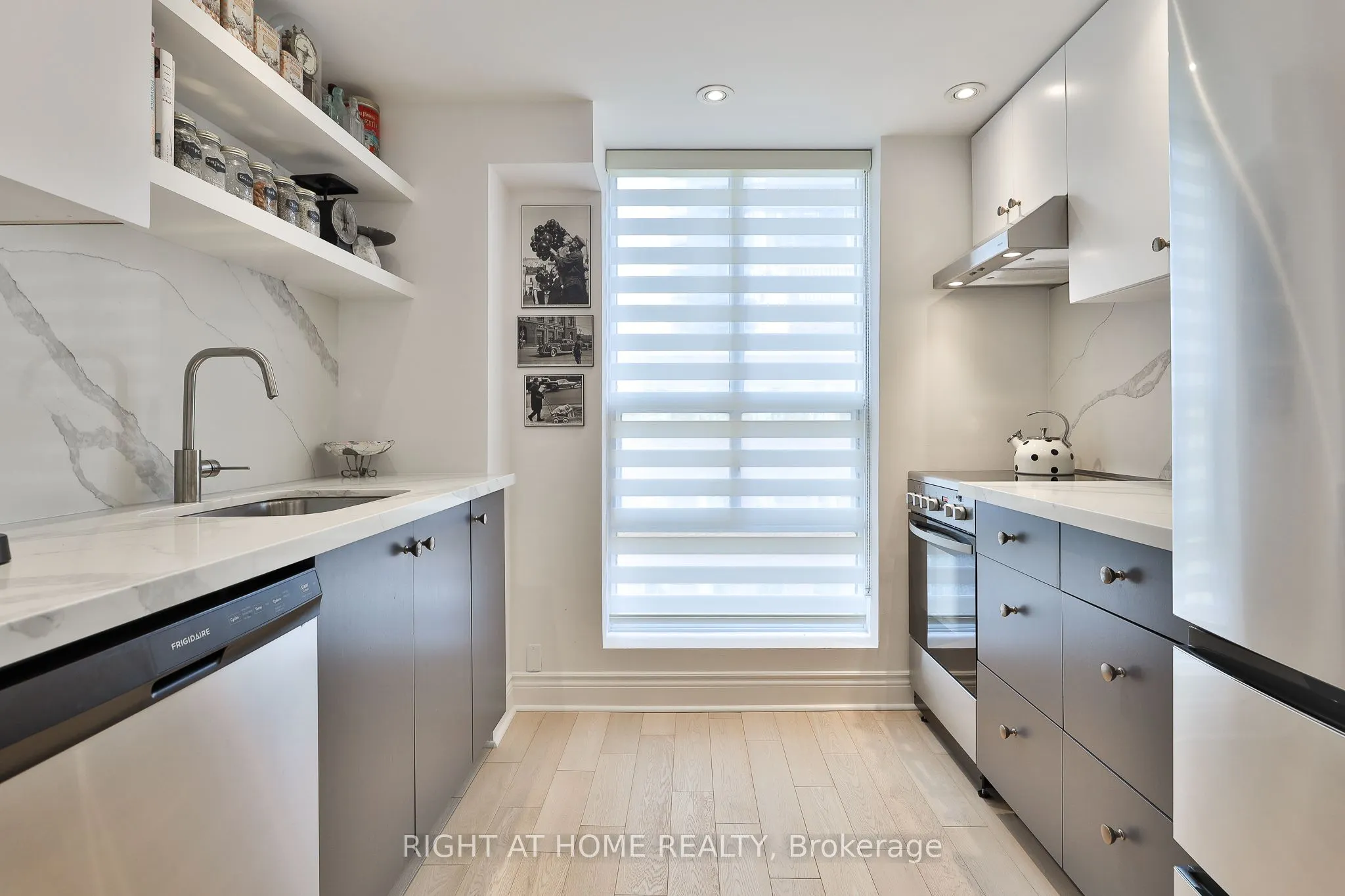 80 Charles Street E, #801