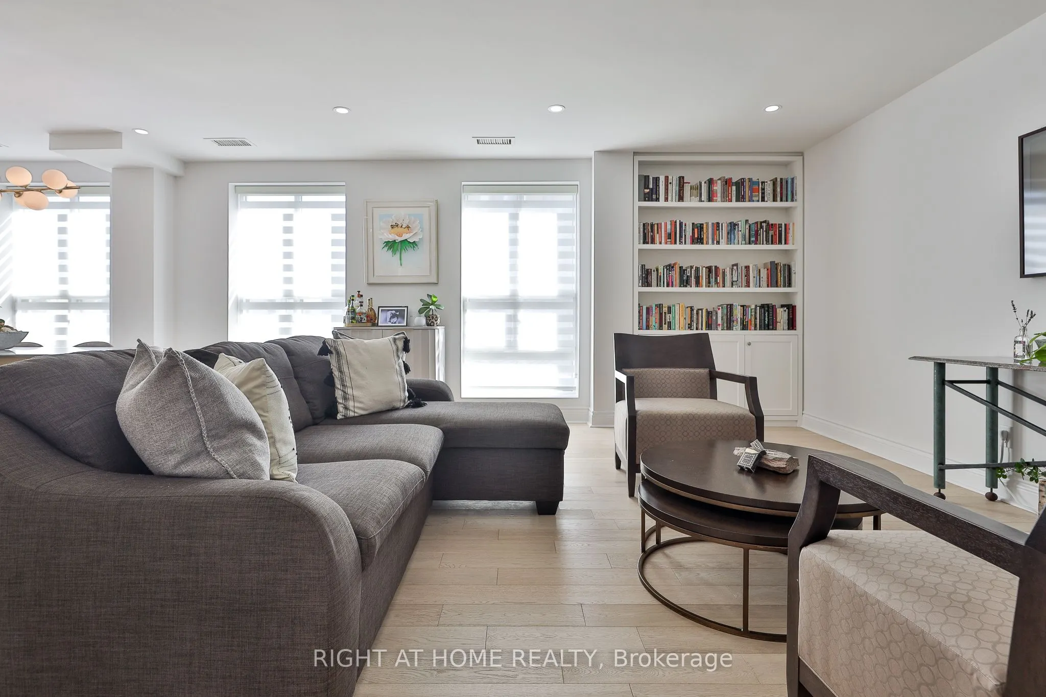 80 Charles Street E, #801